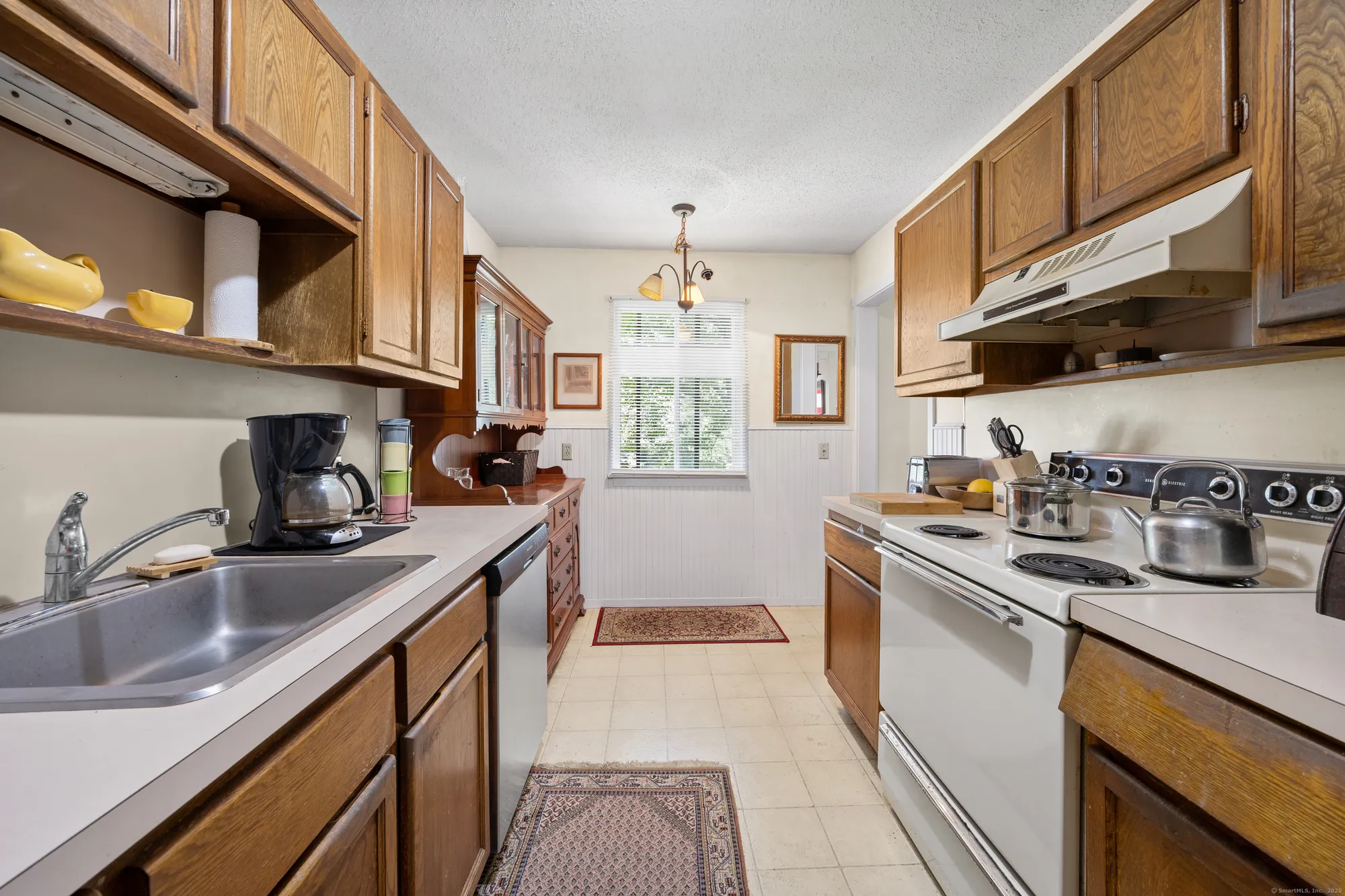 Property Slideshow image 5 of 27 | 405 heritage vlg d, Southbury, CT, 06488