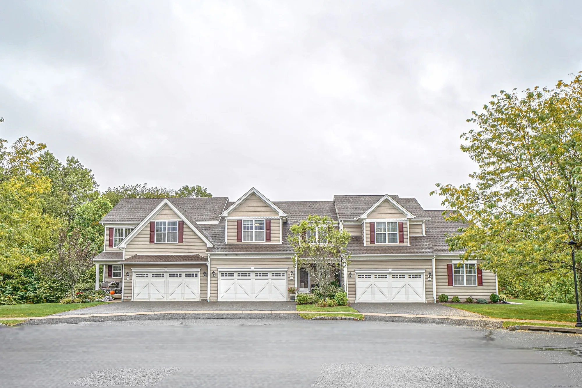 Property Slideshow image 1 of 40 | 11 poplar dr # 11, Prospect, CT, 06712
