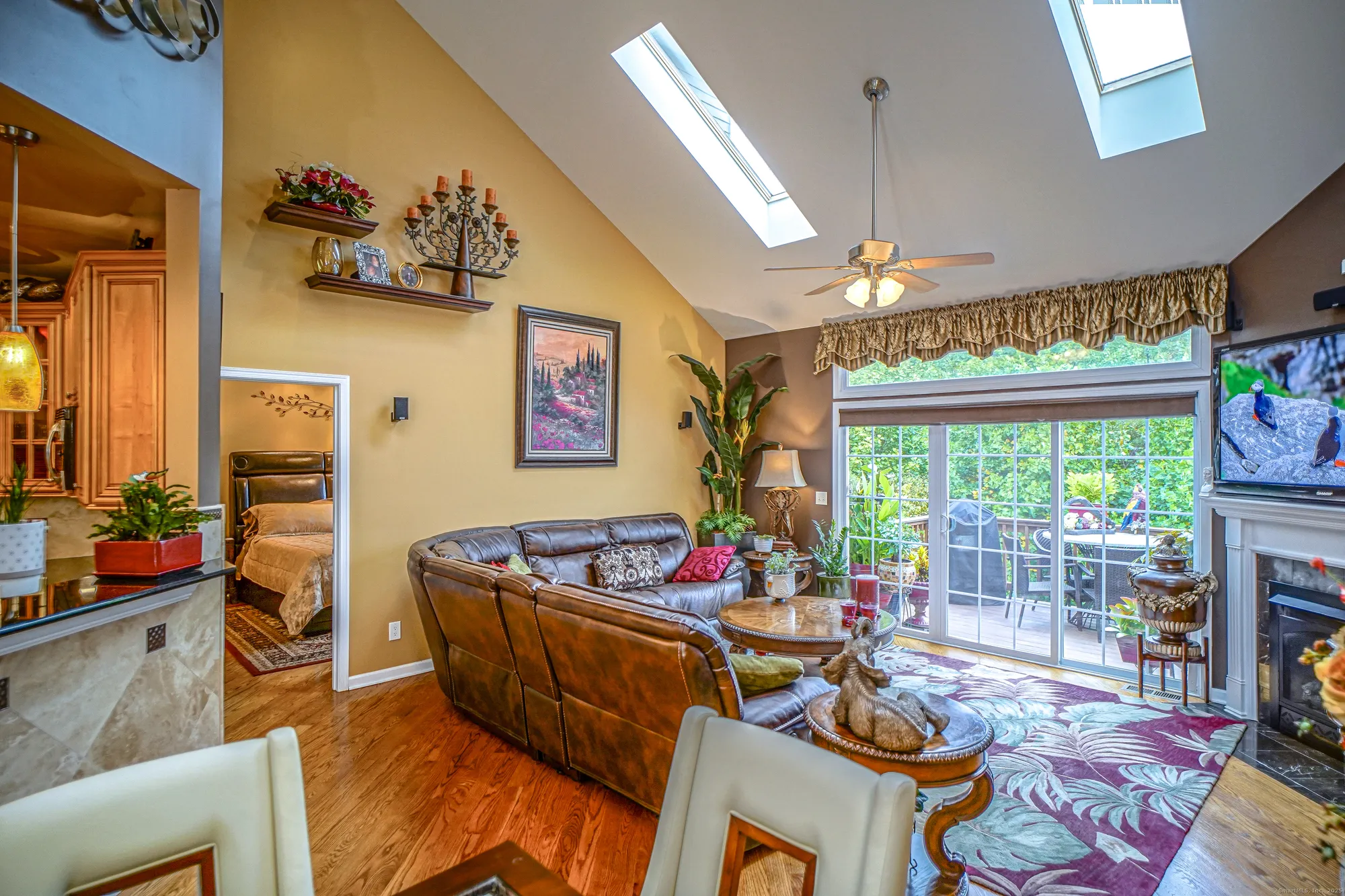 Property Slideshow image 14 of 40 | 11 poplar dr # 11, Prospect, CT, 06712