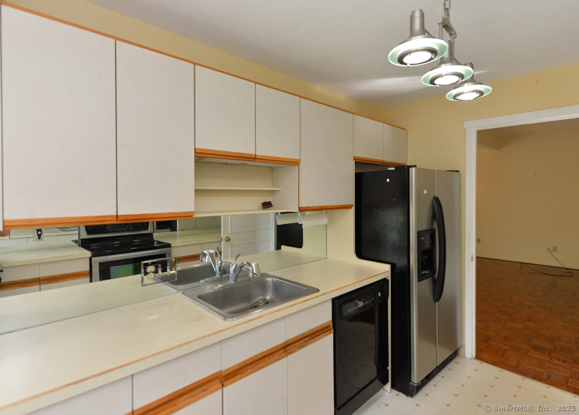 Property Slideshow image 7 of 18 | 191 heritage vlg a, Southbury, CT, 06488