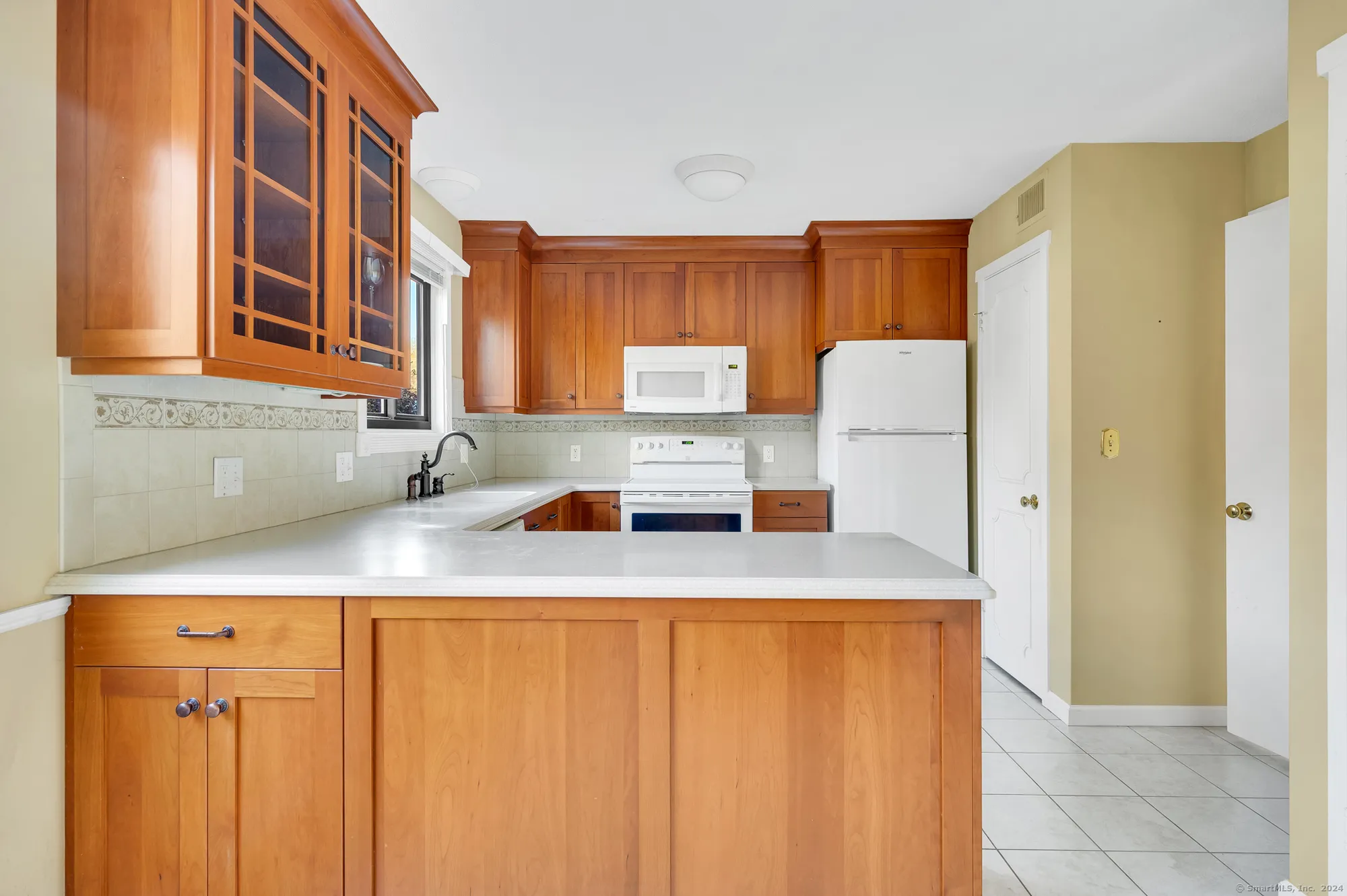 Property Slideshow image 7 of 34 | 999 heritage vlg b, Southbury, CT, 06488