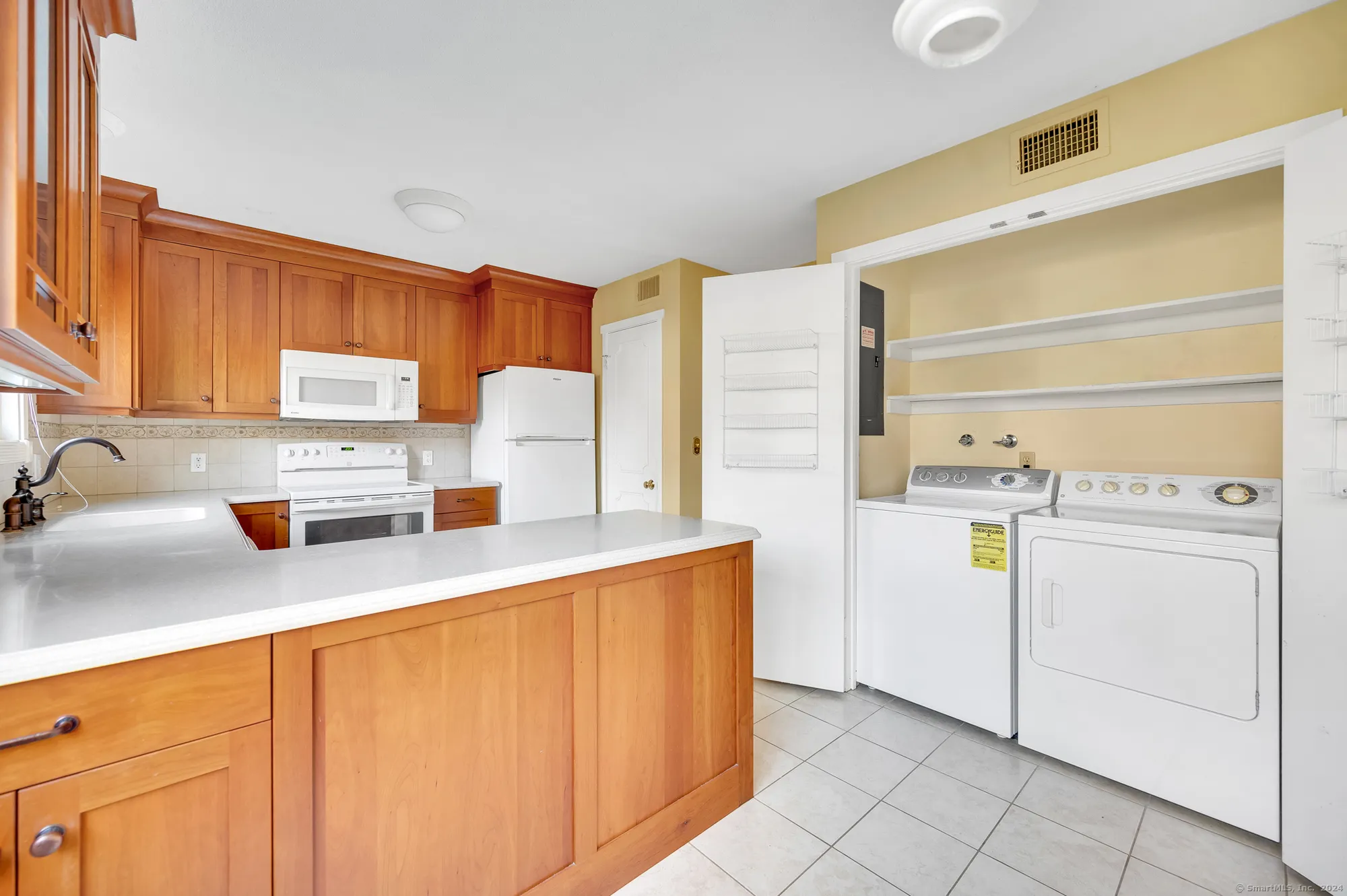 Property Slideshow image 11 of 34 | 999 heritage vlg b, Southbury, CT, 06488