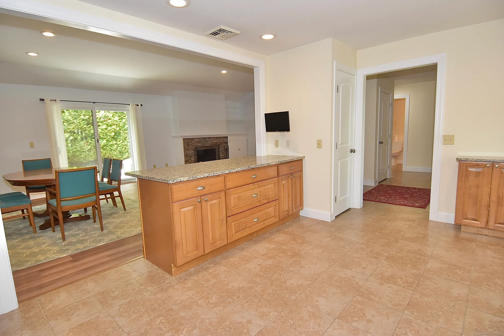Property Slideshow image 8 of 26 | 133 heritage vlg b, Southbury, CT, 06488