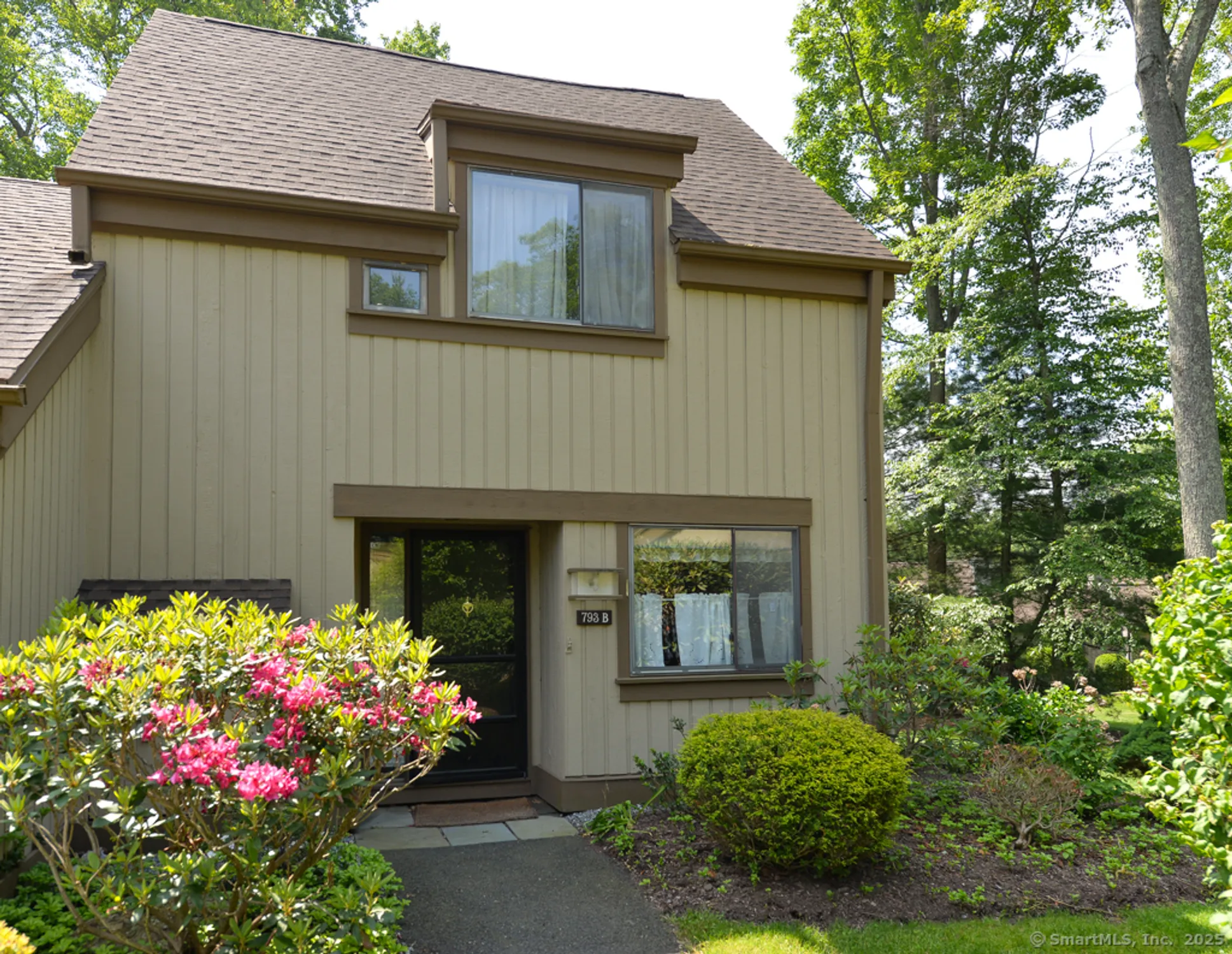 Property Slideshow image 1 of 17 | 793 heritage vlg b, Southbury, CT, 06488