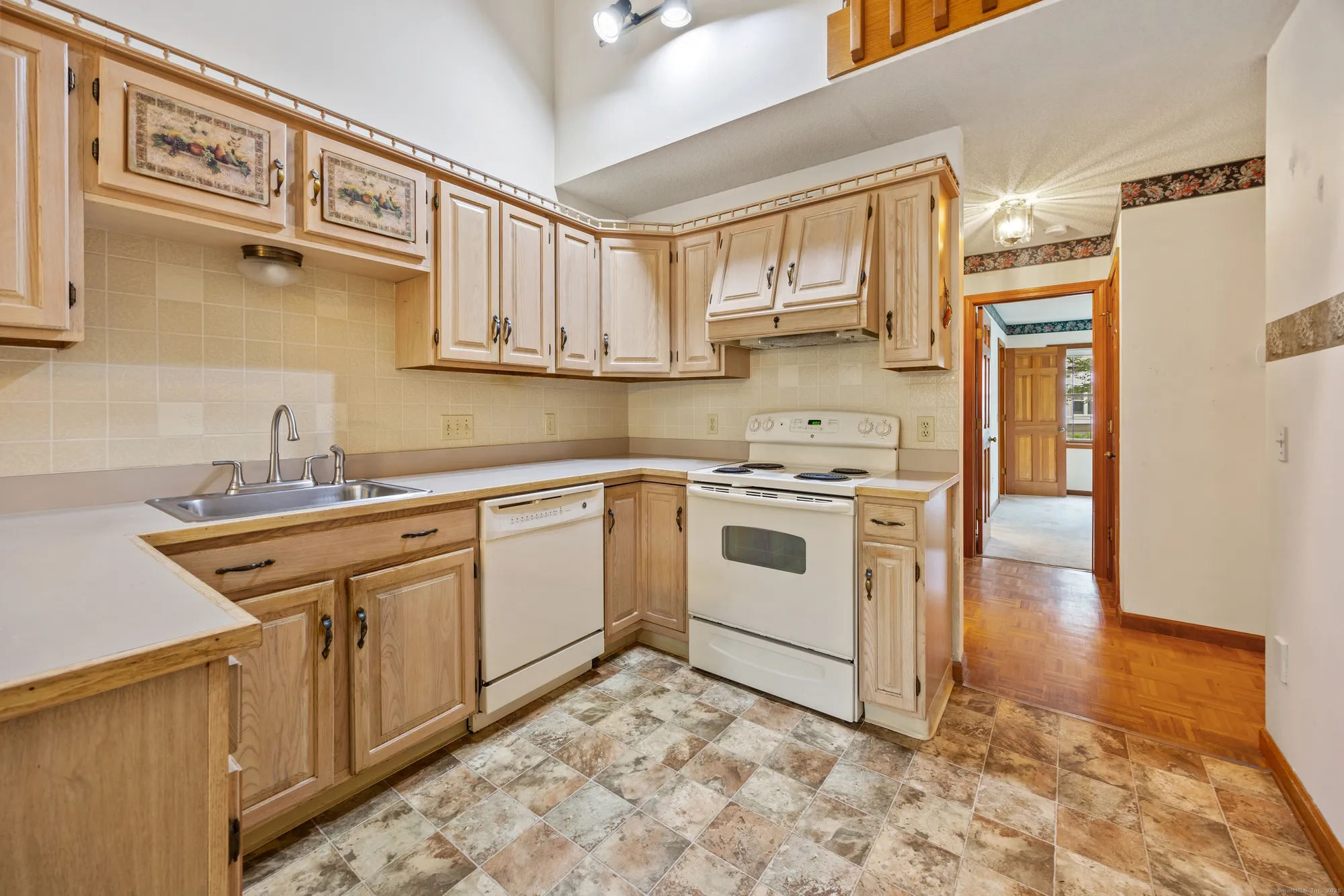 Property Slideshow image 9 of 30 | 543 s farms ter # 543, Southington, CT, 06489