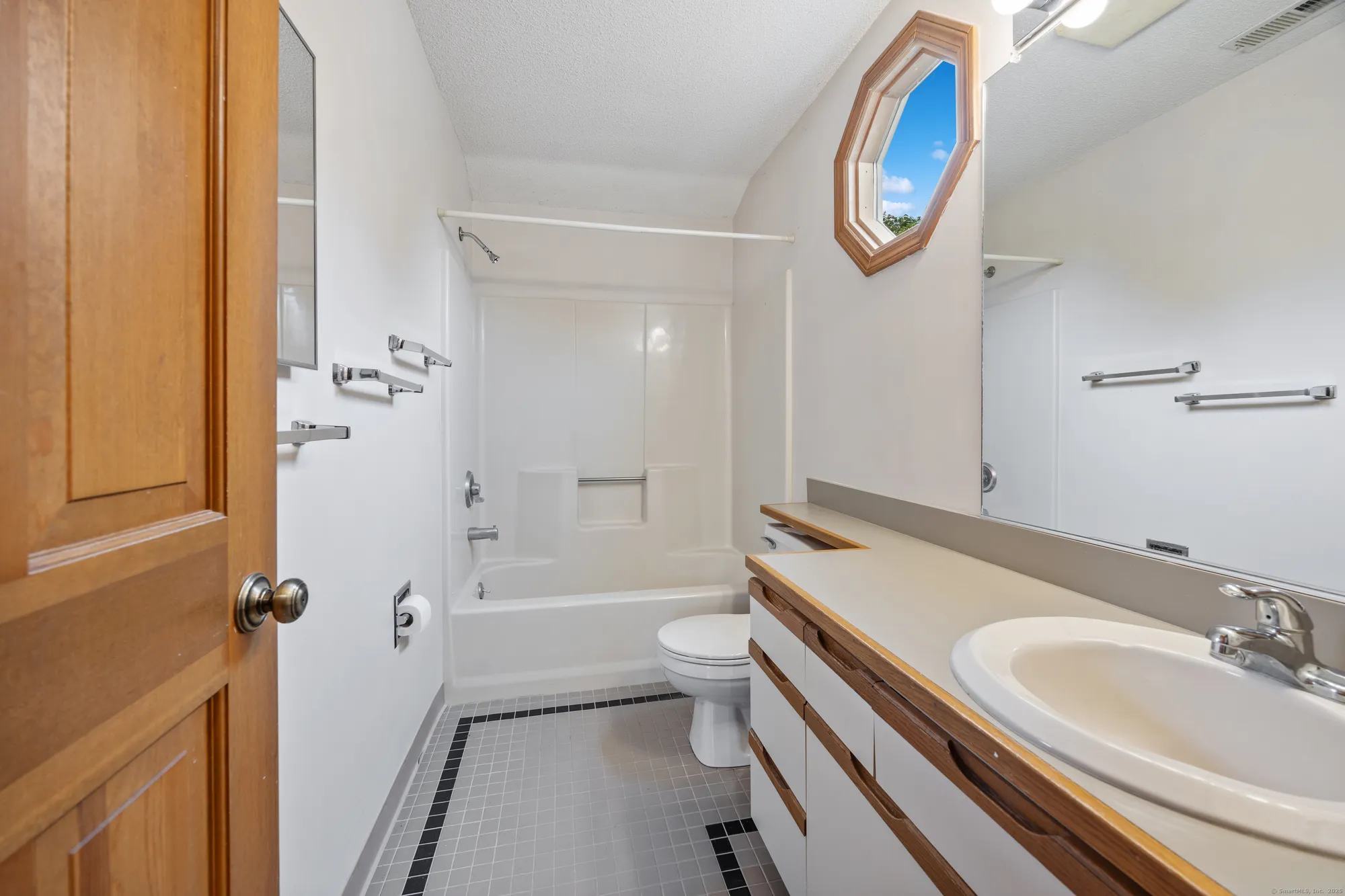 Property Slideshow image 22 of 30 | 543 s farms ter # 543, Southington, CT, 06489