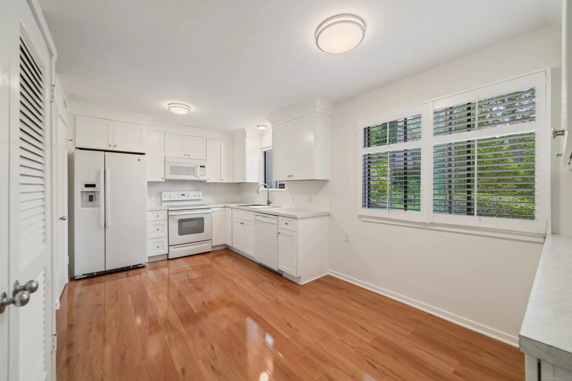 Property Slideshow image 5 of 34 | 98 heritage vlg a, Southbury, CT, 06488