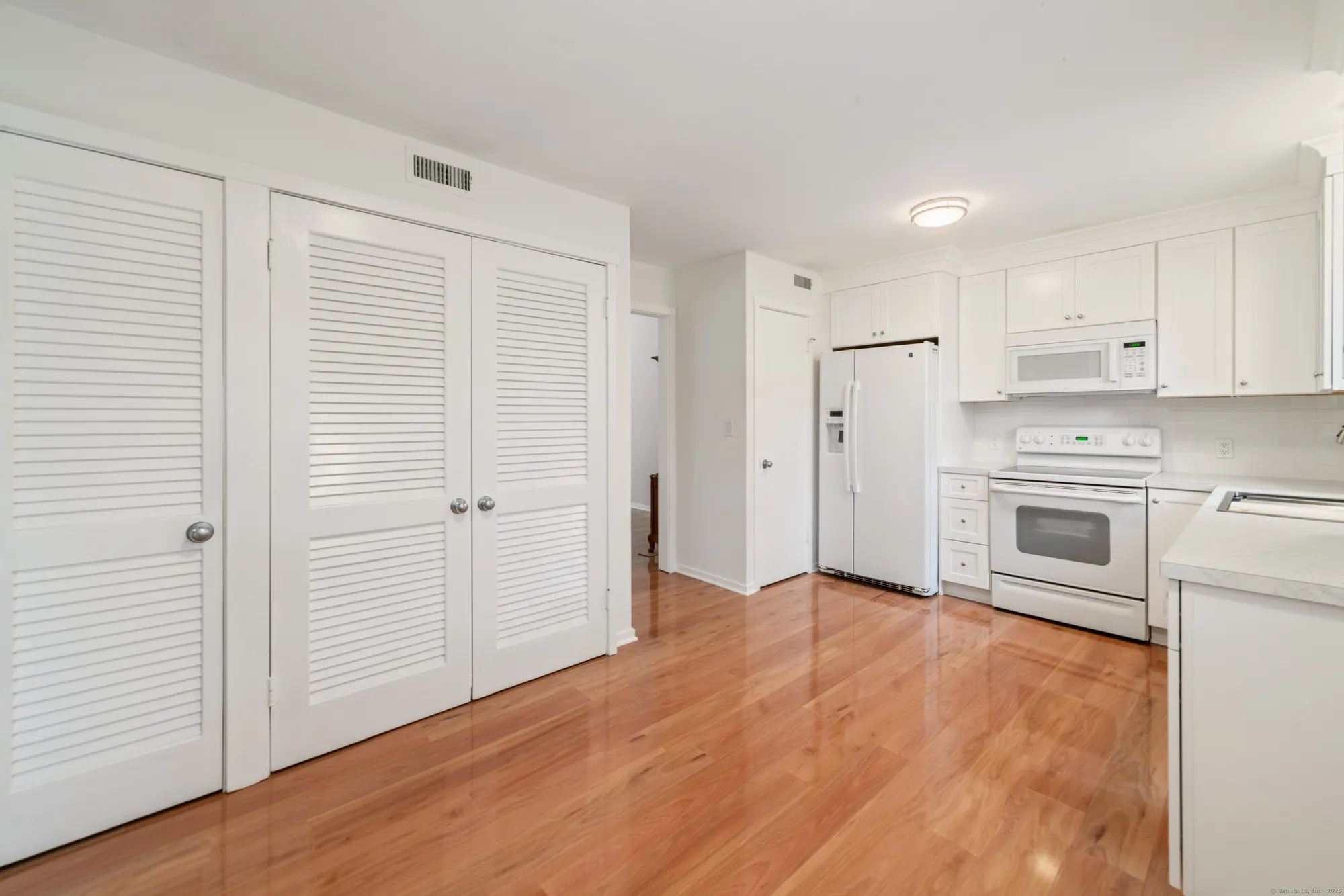Property Slideshow image 6 of 34 | 98 heritage vlg a, Southbury, CT, 06488