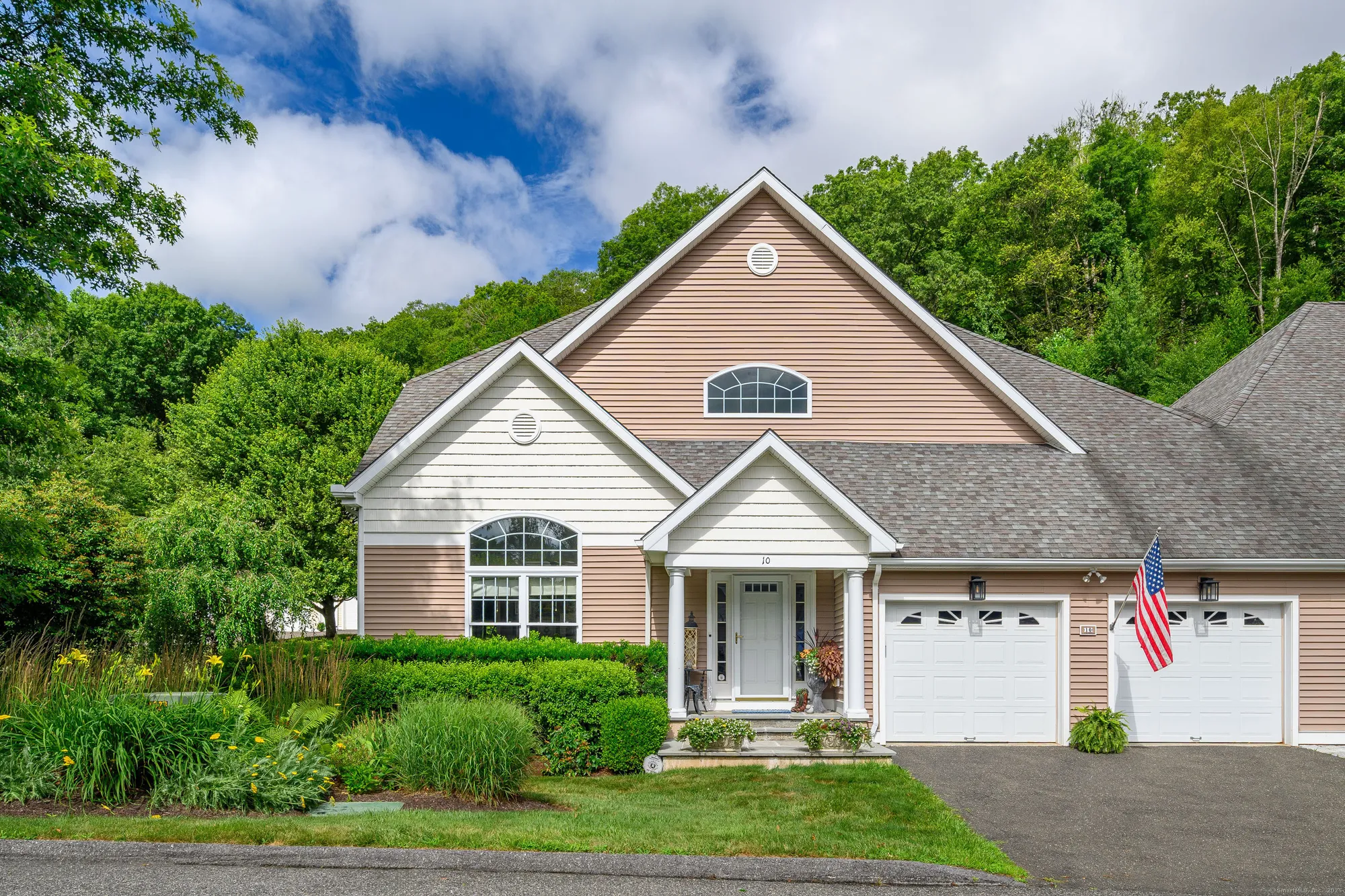 Property Slideshow image 1 of 40 | 10 harmony trl # 10, New Milford, CT, 06776
