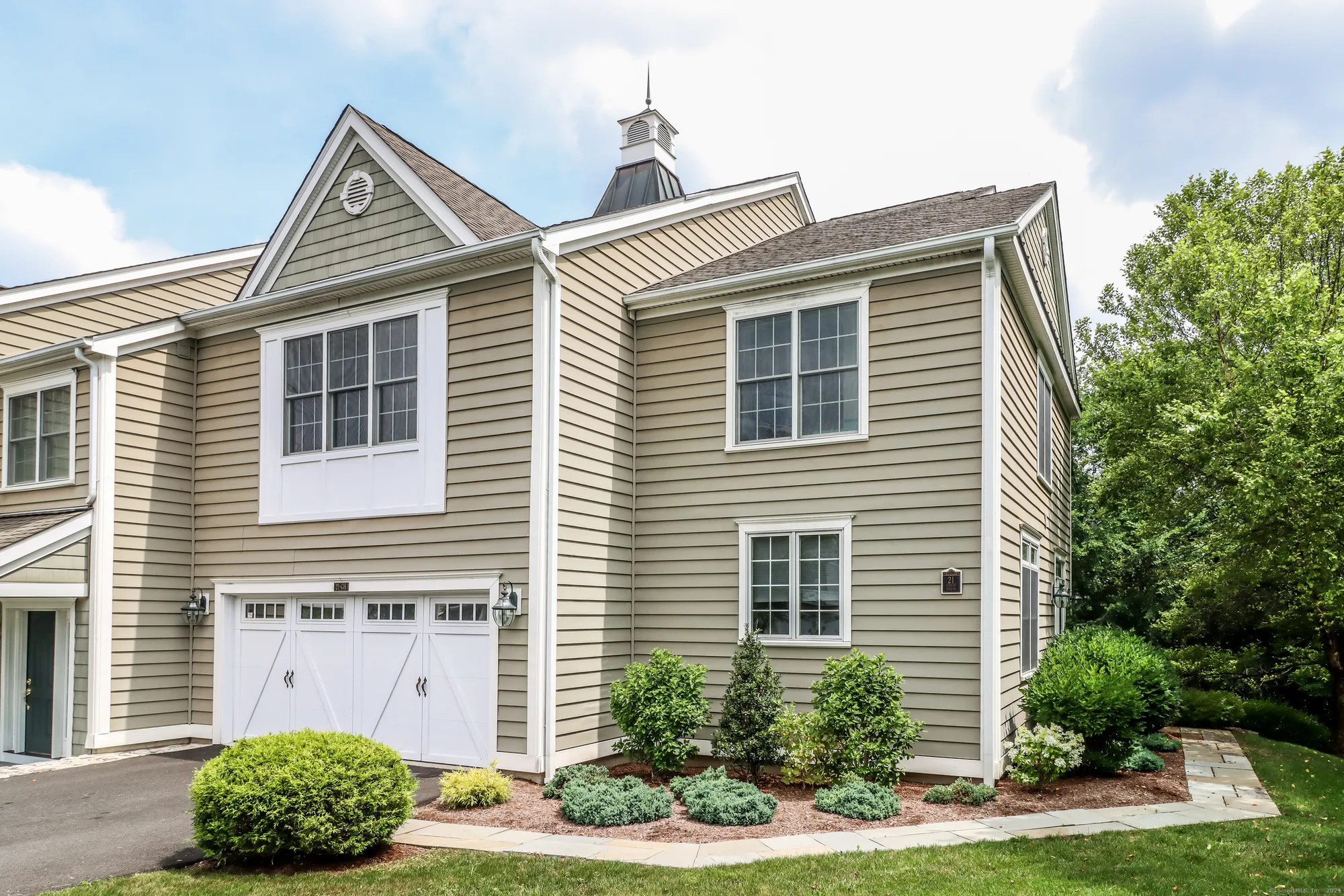Property Slideshow image 2 of 35 | 21 great heron ln # 21, Brookfield, CT, 06804