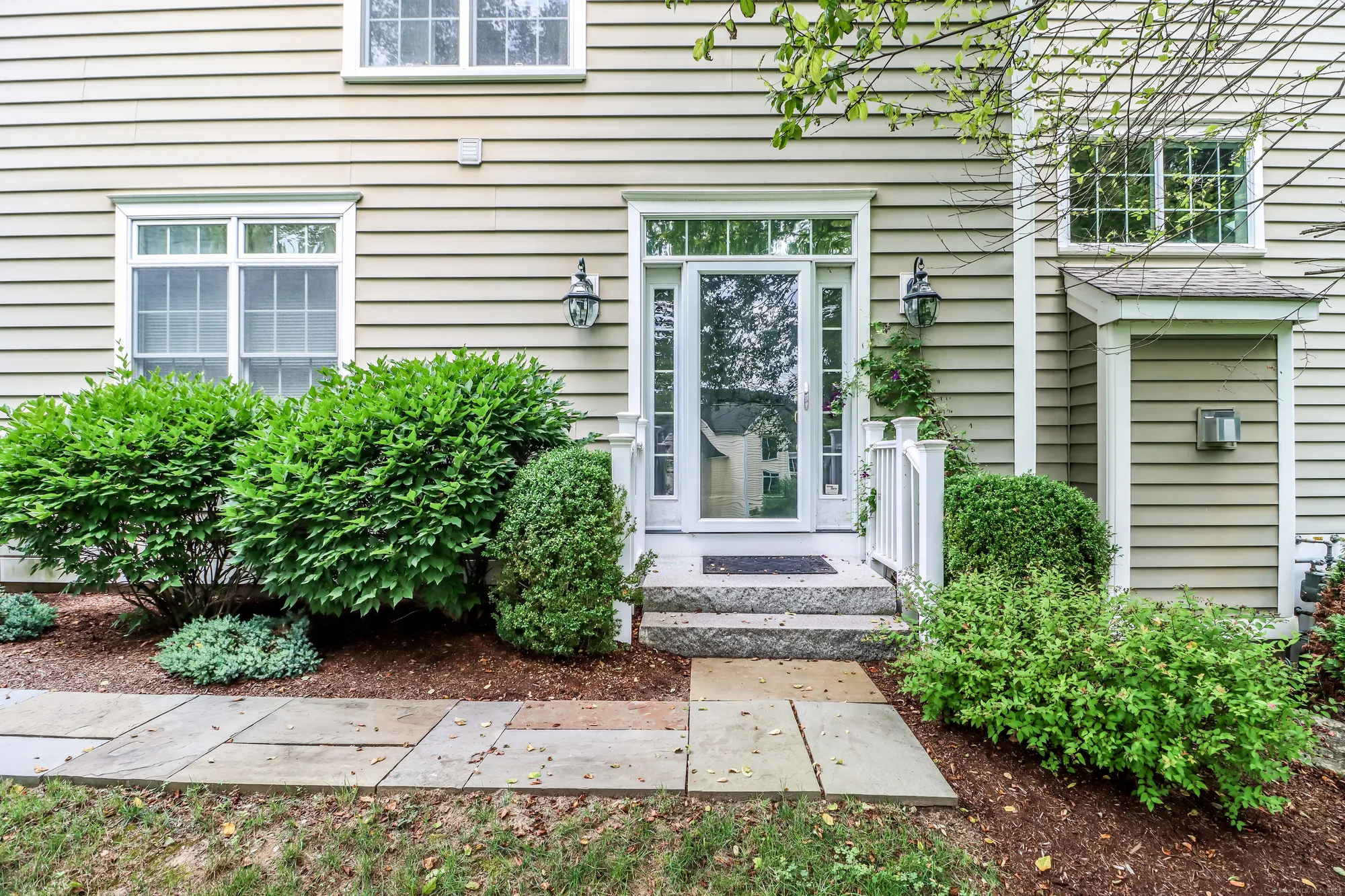 Property Slideshow image 34 of 35 | 21 great heron ln # 21, Brookfield, CT, 06804