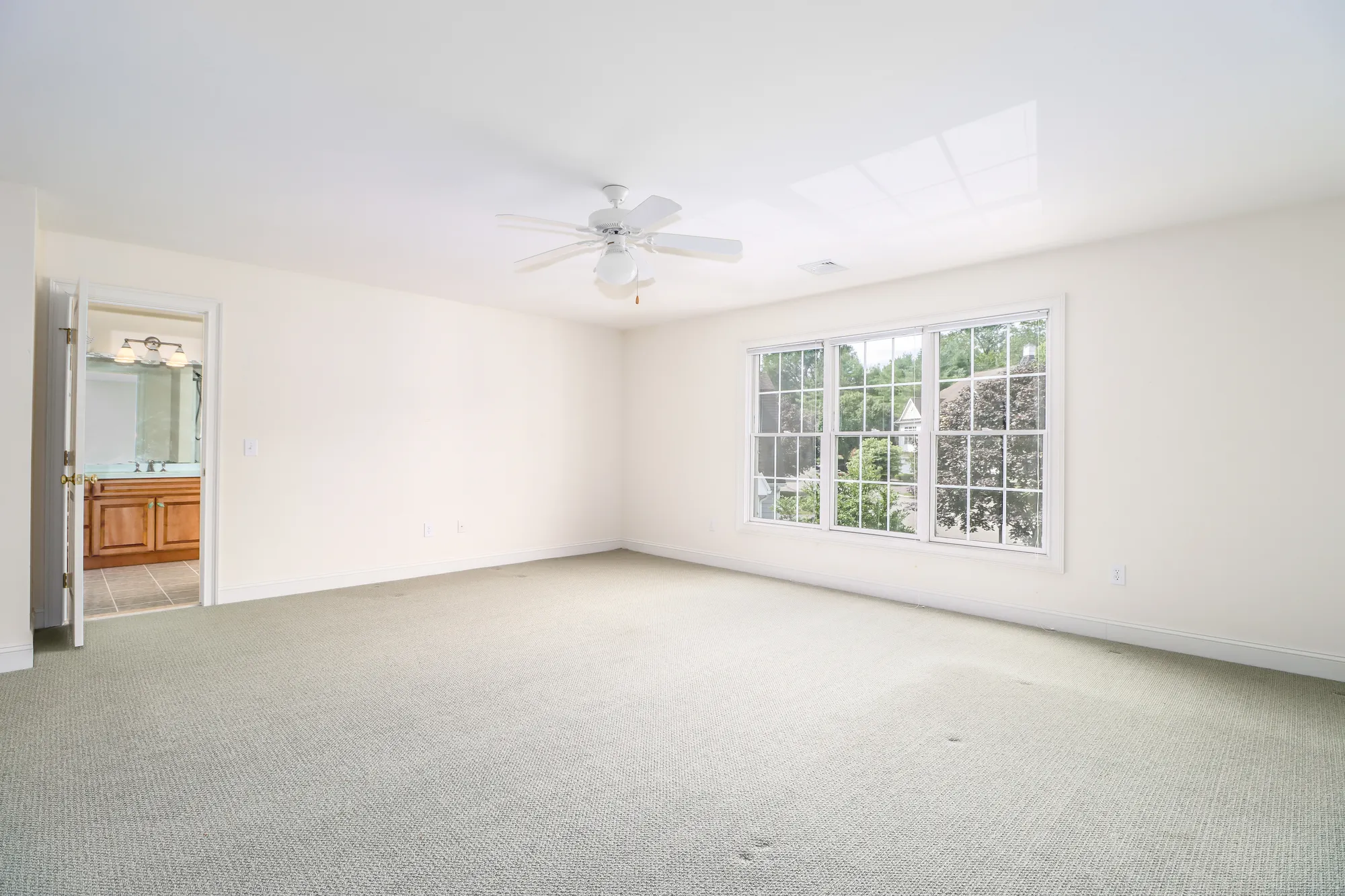 Property Slideshow image 22 of 35 | 21 great heron ln # 21, Brookfield, CT, 06804