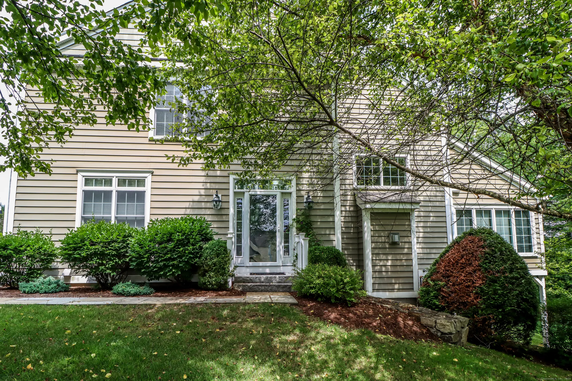 Property Slideshow image 33 of 35 | 21 great heron ln # 21, Brookfield, CT, 06804