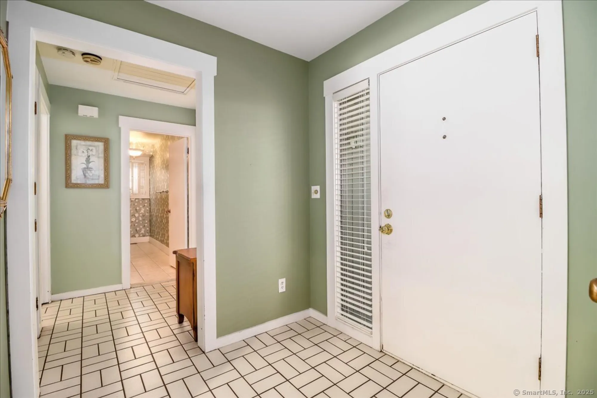 Property Slideshow image 16 of 36 | 664 osage ln a, Stratford, CT, 06614