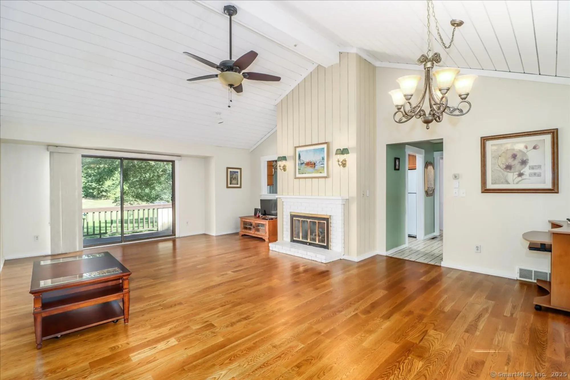Property Slideshow image 24 of 36 | 664 osage ln a, Stratford, CT, 06614
