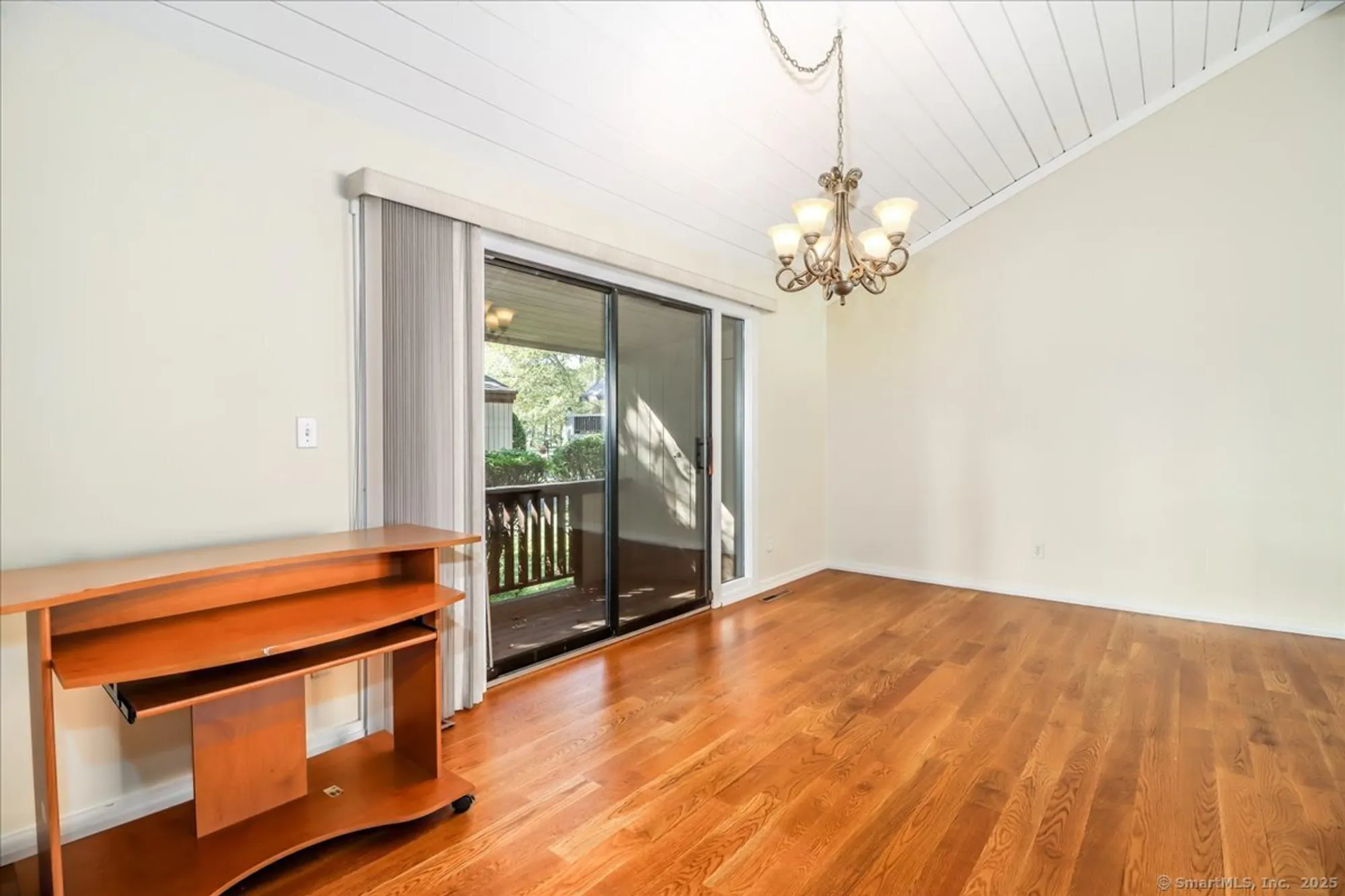 Property Slideshow image 27 of 36 | 664 osage ln a, Stratford, CT, 06614