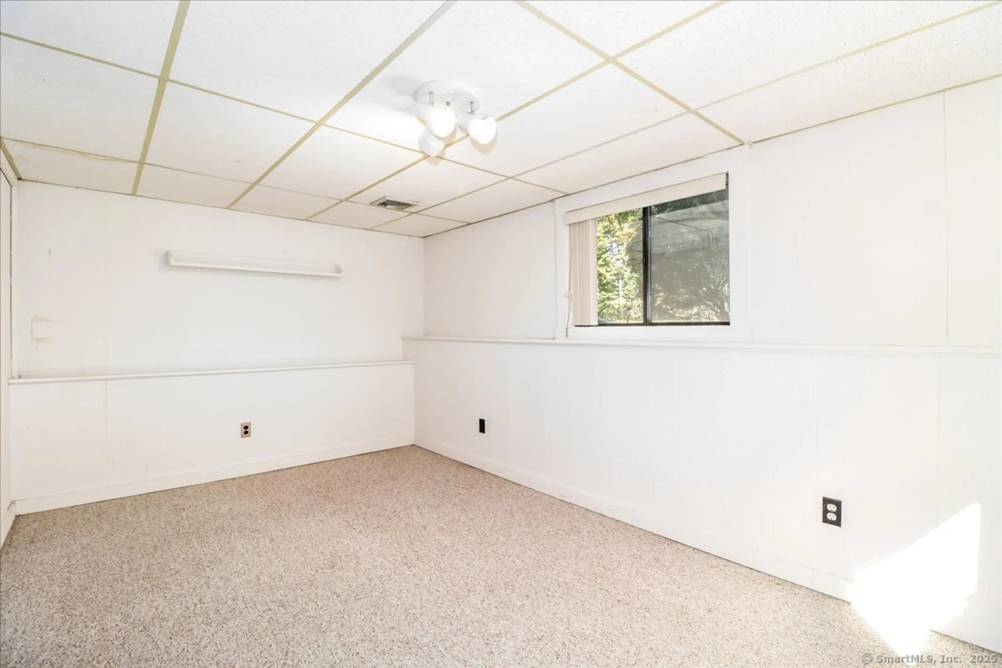 Property Slideshow image 30 of 36 | 664 osage ln a, Stratford, CT, 06614