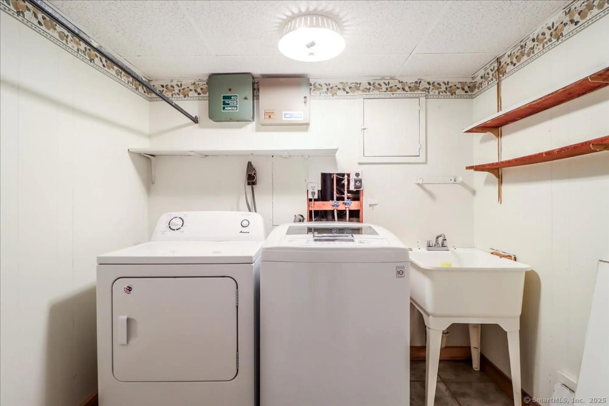 Property Slideshow image 33 of 36 | 664 osage ln a, Stratford, CT, 06614