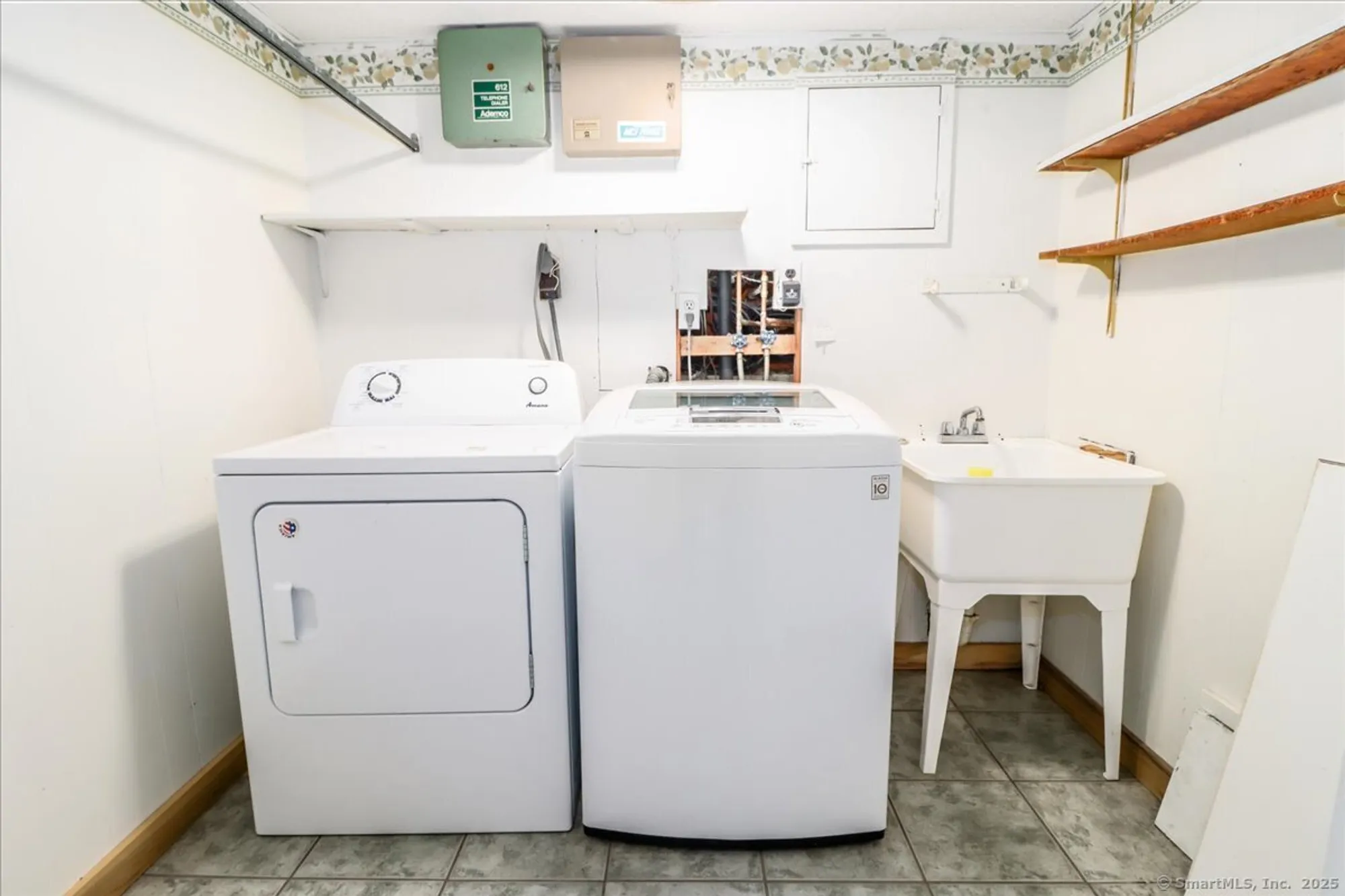 Property Slideshow image 34 of 36 | 664 osage ln a, Stratford, CT, 06614