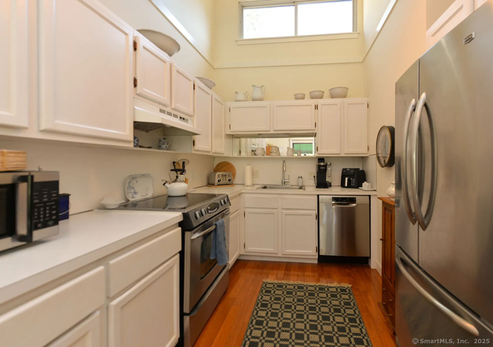 Property Slideshow image 11 of 22 | 1011 heritage vlg b, Southbury, CT, 06488