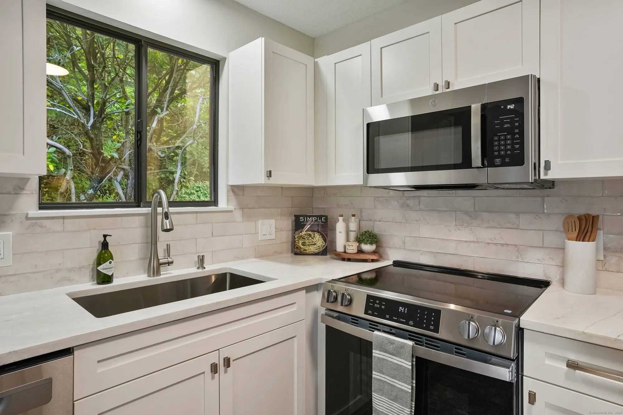 Property Slideshow image 31 of 36 | 1034 heritage vlg b, Southbury, CT, 06488