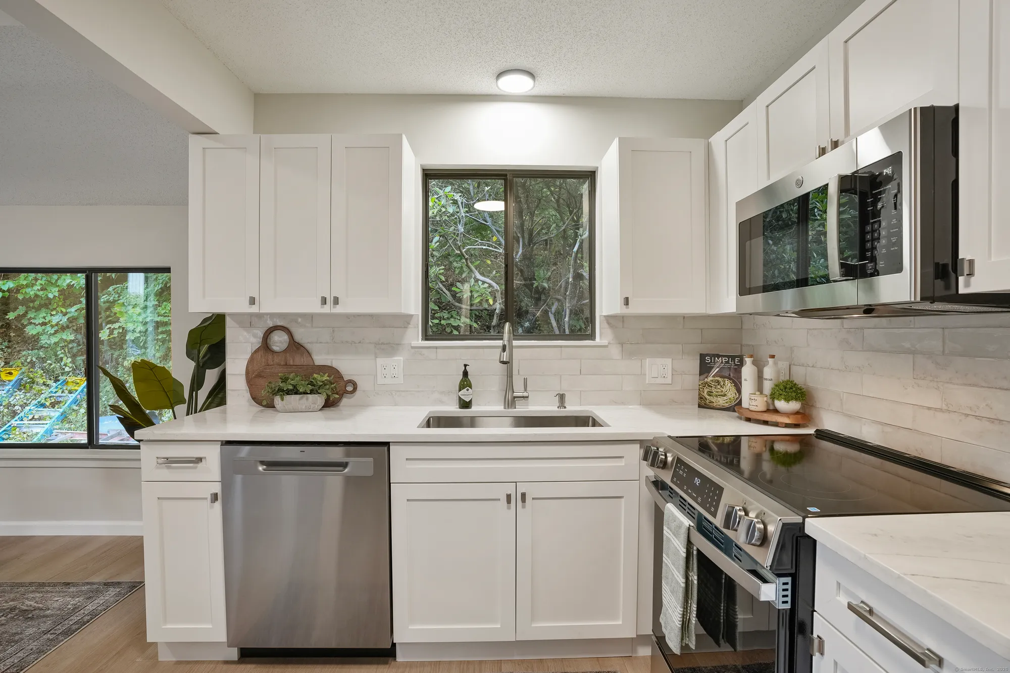 Property Slideshow image 5 of 36 | 1034 heritage vlg b, Southbury, CT, 06488