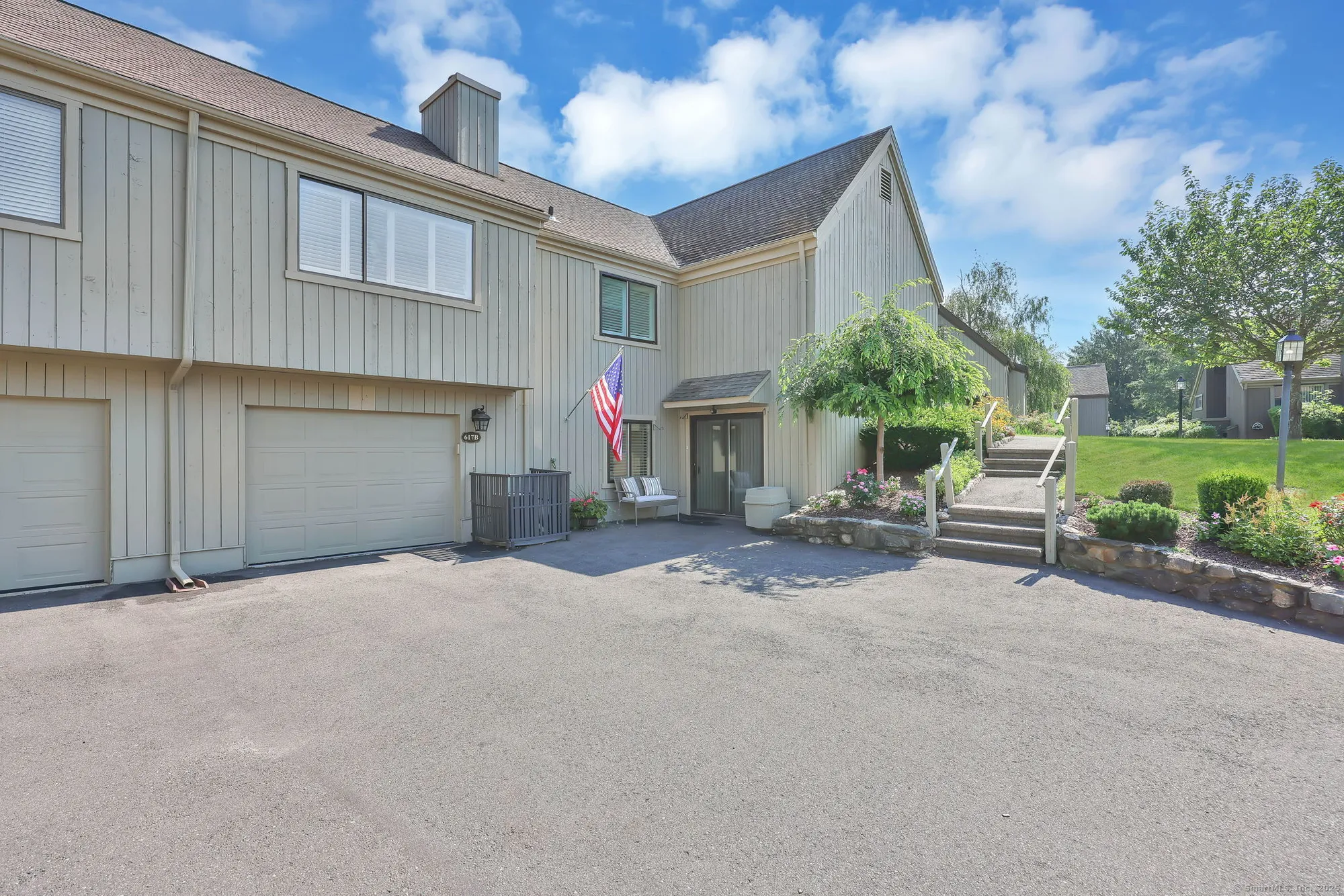 Property Slideshow image 6 of 39 | 617 cherokee ln b, Stratford, CT, 06614