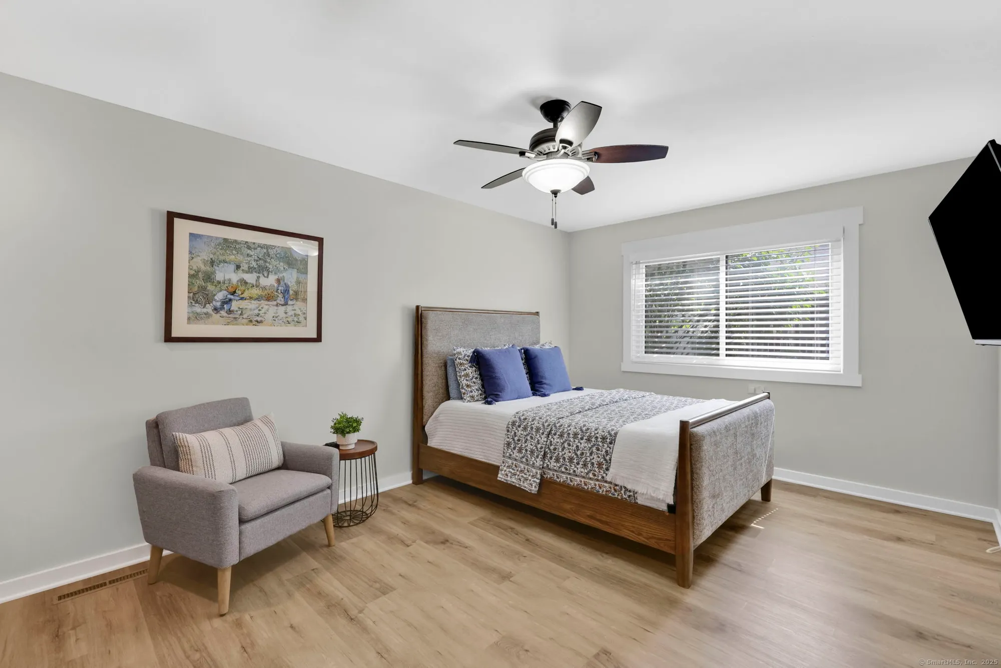 Property Slideshow image 25 of 39 | 617 cherokee ln b, Stratford, CT, 06614