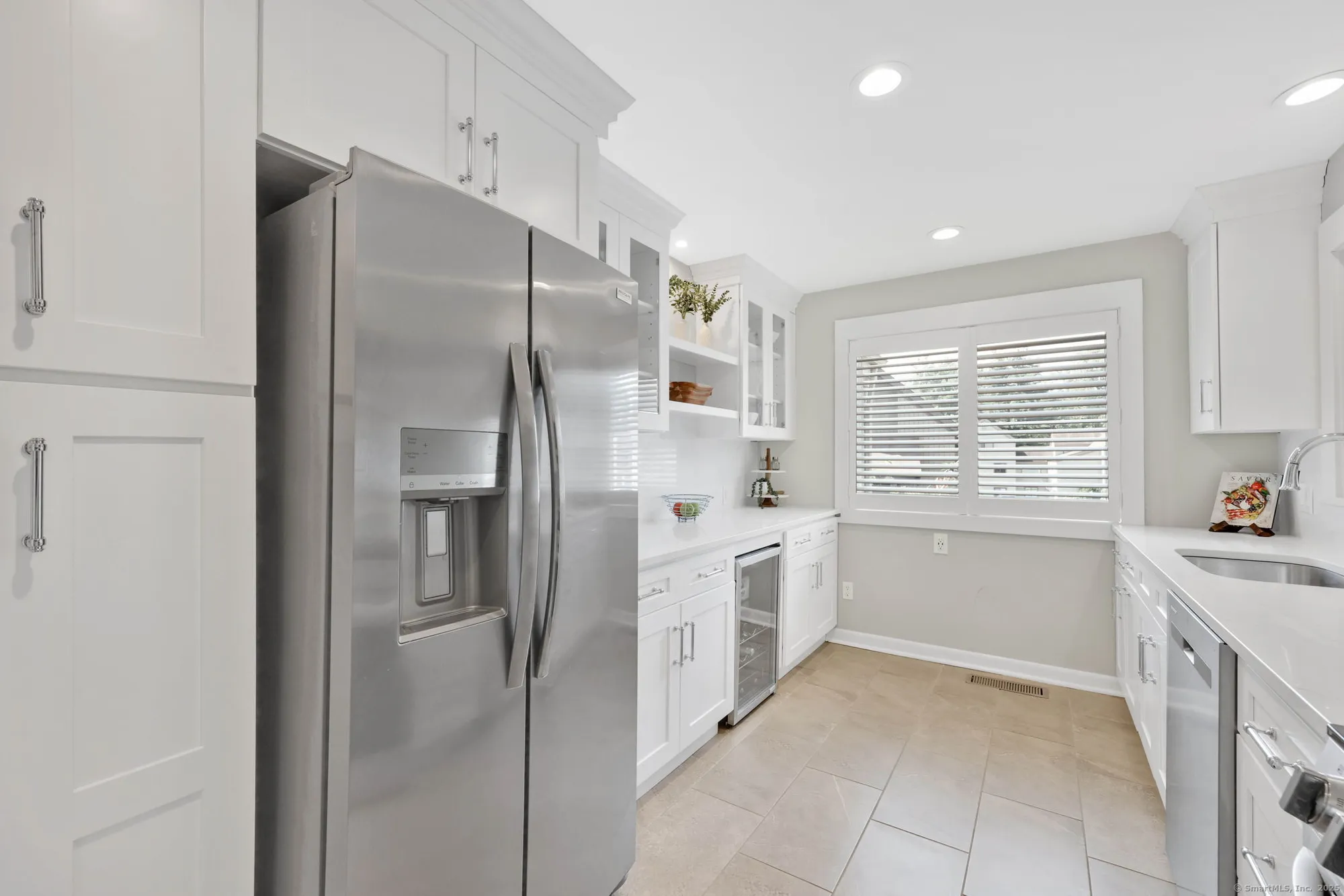 Property Slideshow image 12 of 39 | 617 cherokee ln b, Stratford, CT, 06614