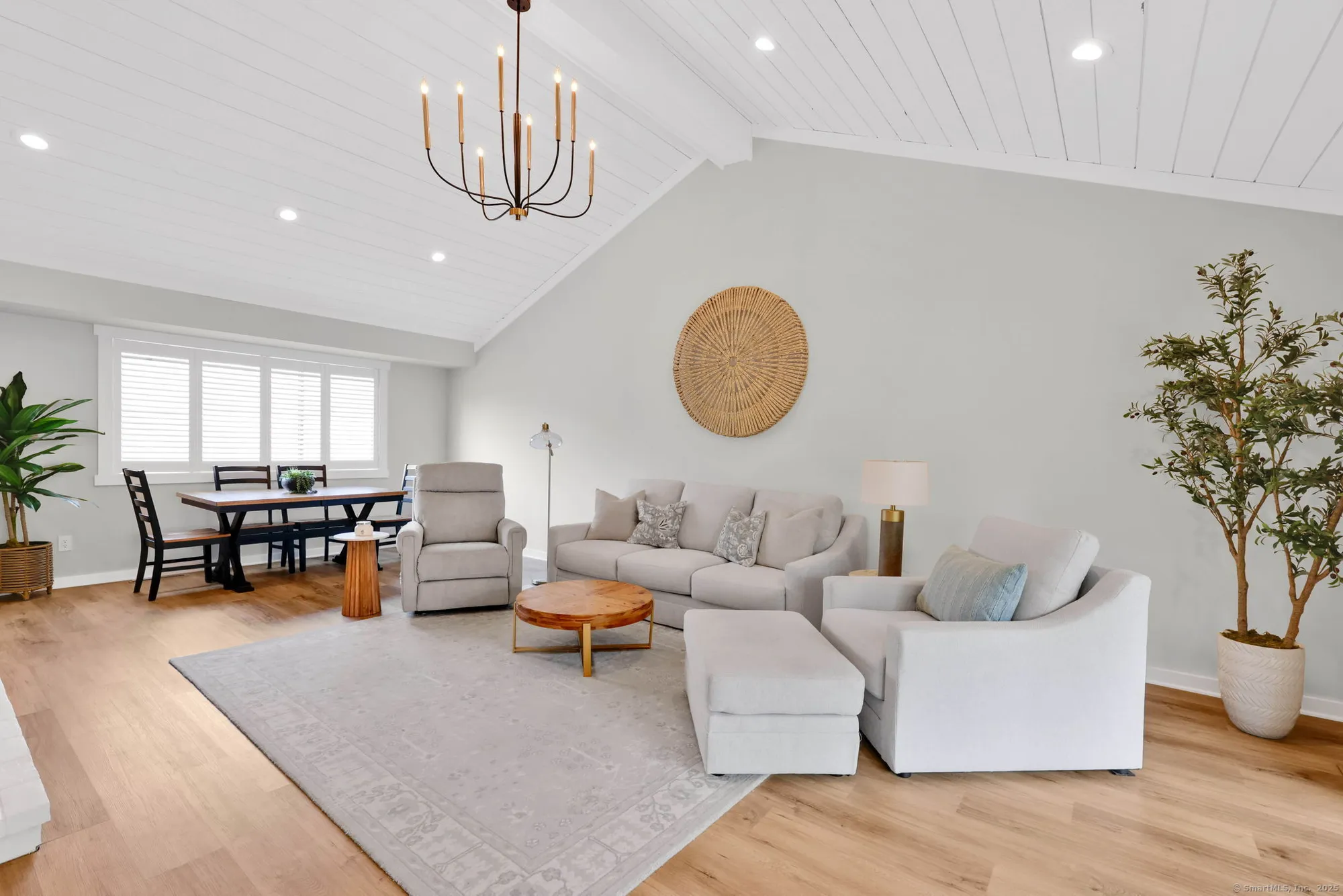 Property Slideshow image 16 of 39 | 617 cherokee ln b, Stratford, CT, 06614