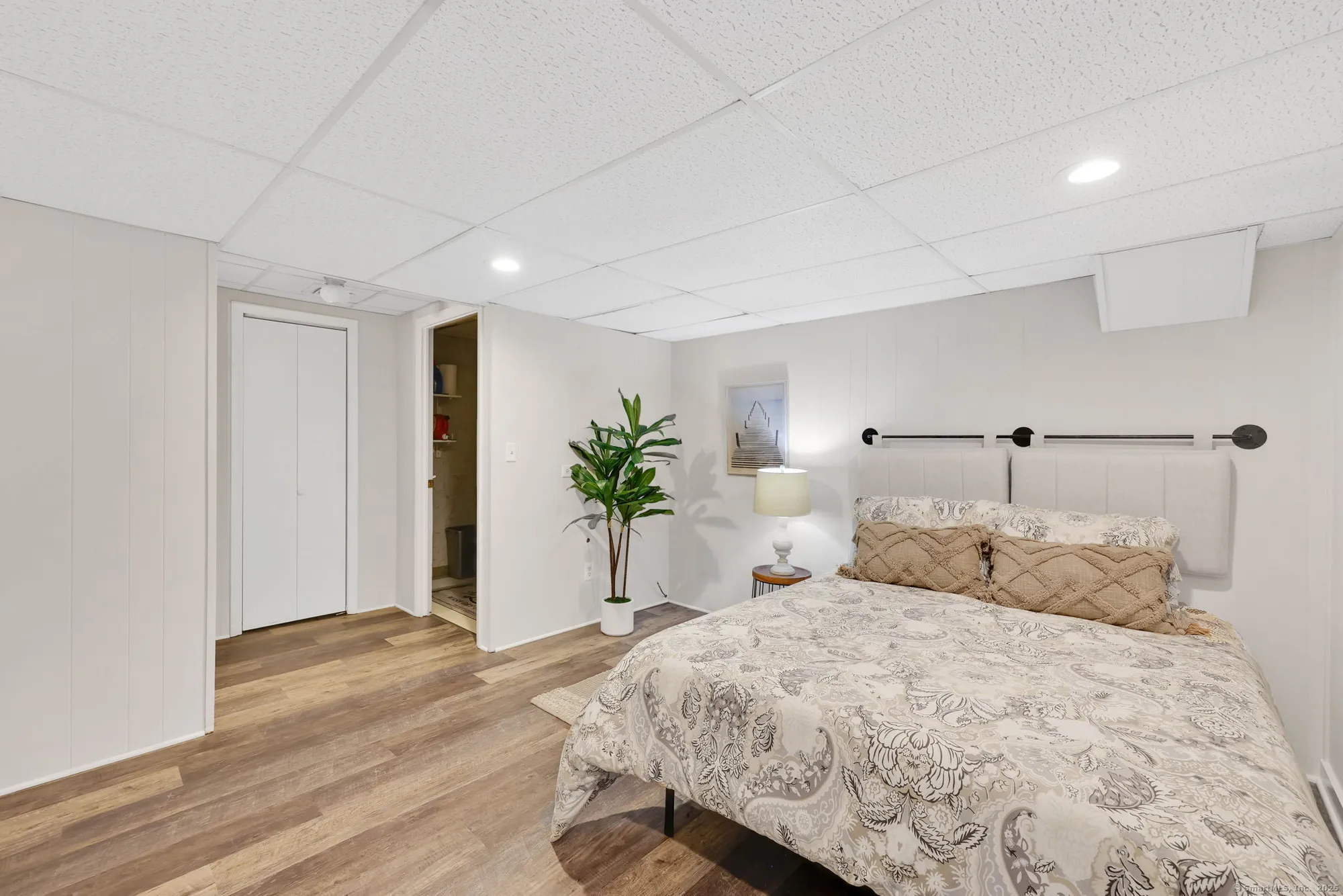 Property Slideshow image 27 of 39 | 617 cherokee ln b, Stratford, CT, 06614