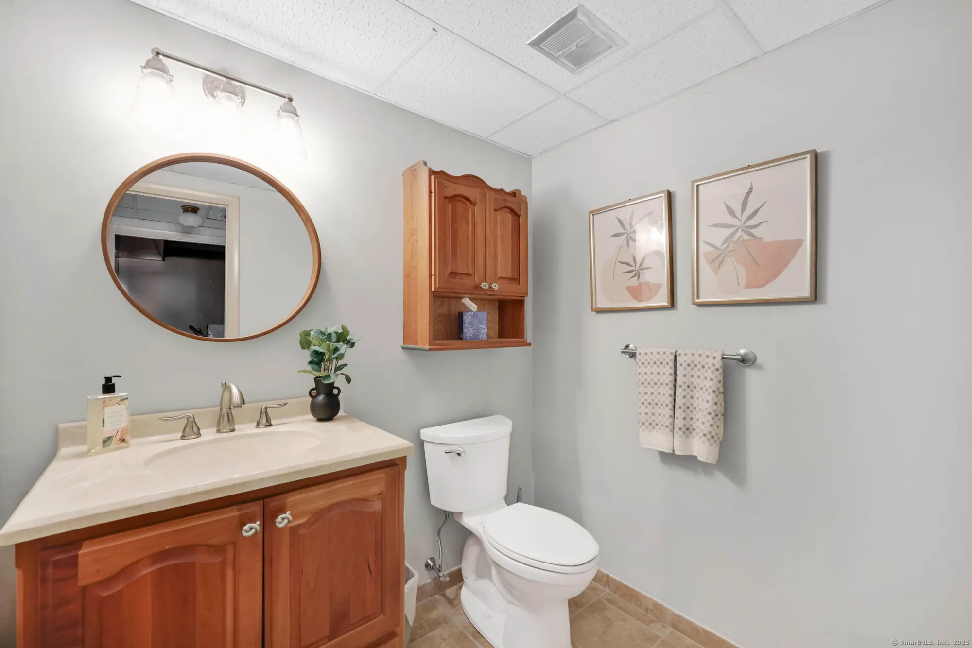 Property Slideshow image 29 of 39 | 617 cherokee ln b, Stratford, CT, 06614