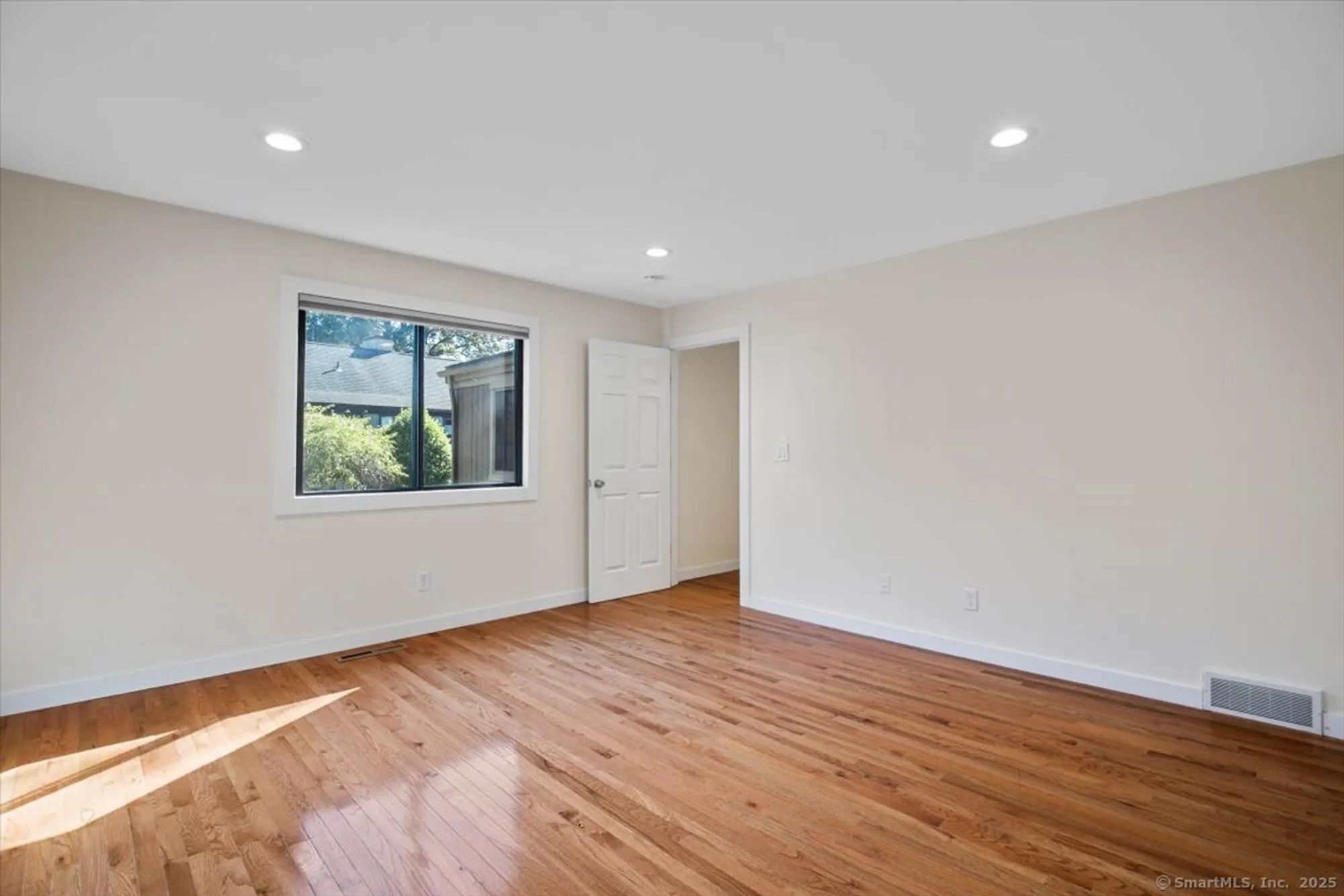 Property Slideshow image 14 of 35 | 543 north trl b, Stratford, CT, 06614