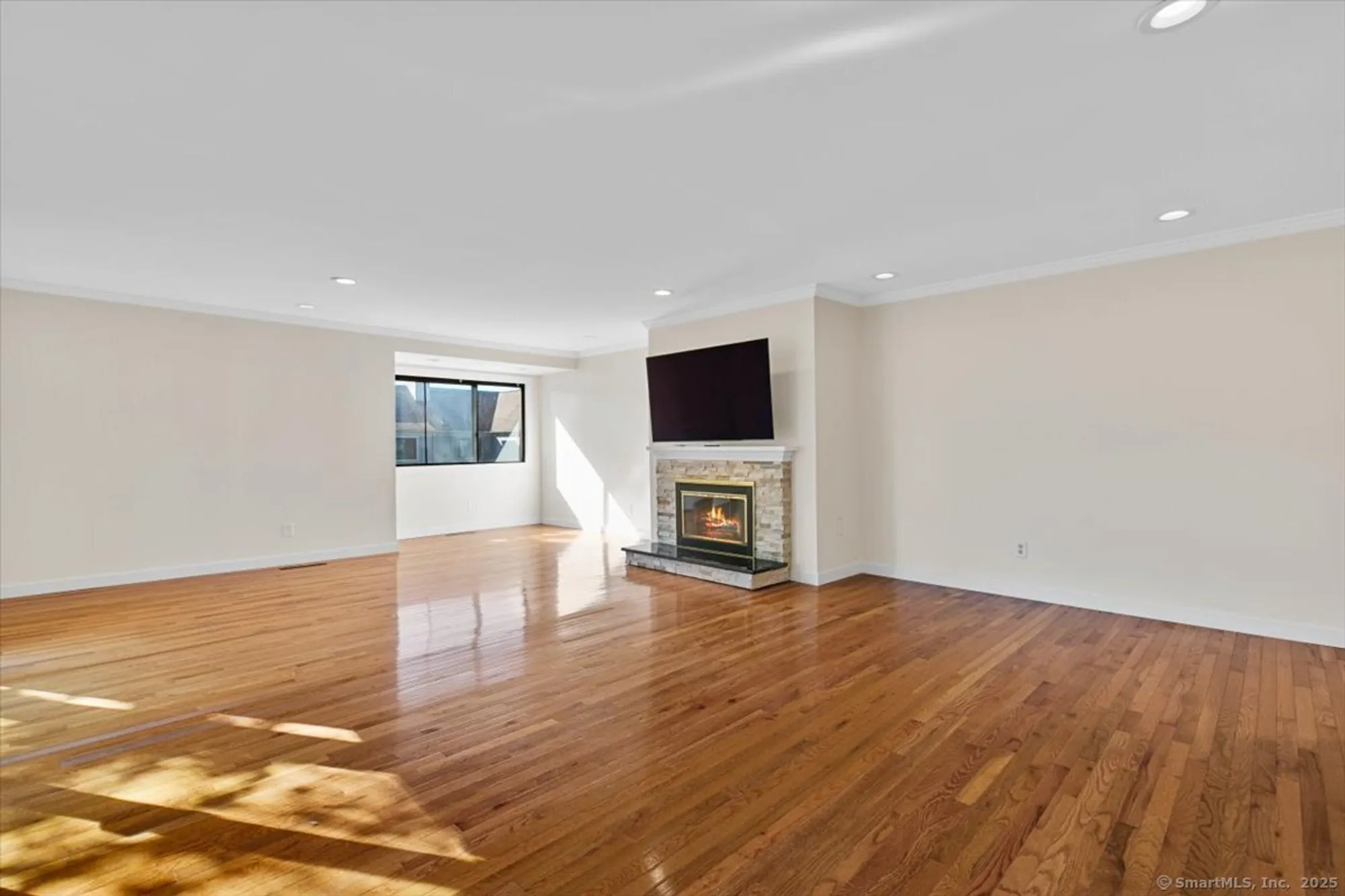 Property Slideshow image 6 of 35 | 543 north trl b, Stratford, CT, 06614