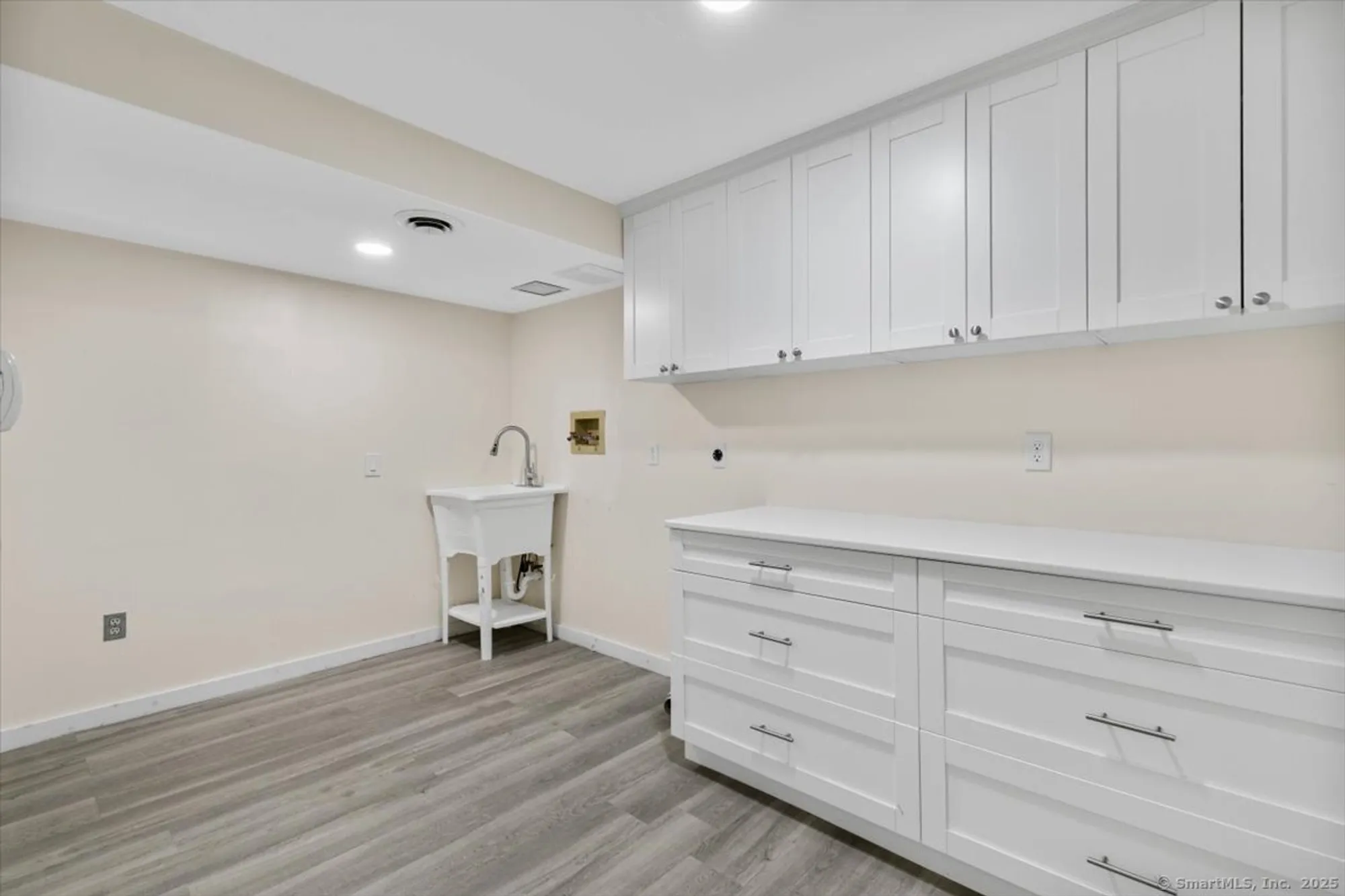 Property Slideshow image 25 of 35 | 543 north trl b, Stratford, CT, 06614