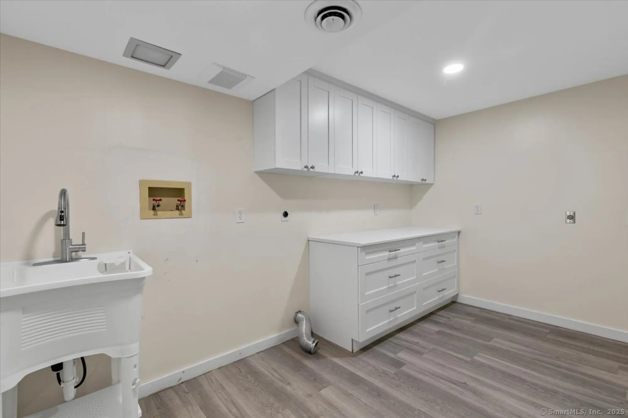 Property Slideshow image 26 of 35 | 543 north trl b, Stratford, CT, 06614