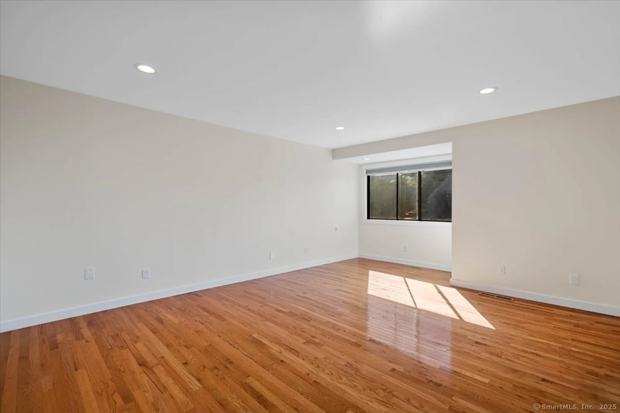 Property Slideshow image 18 of 35 | 543 north trl b, Stratford, CT, 06614