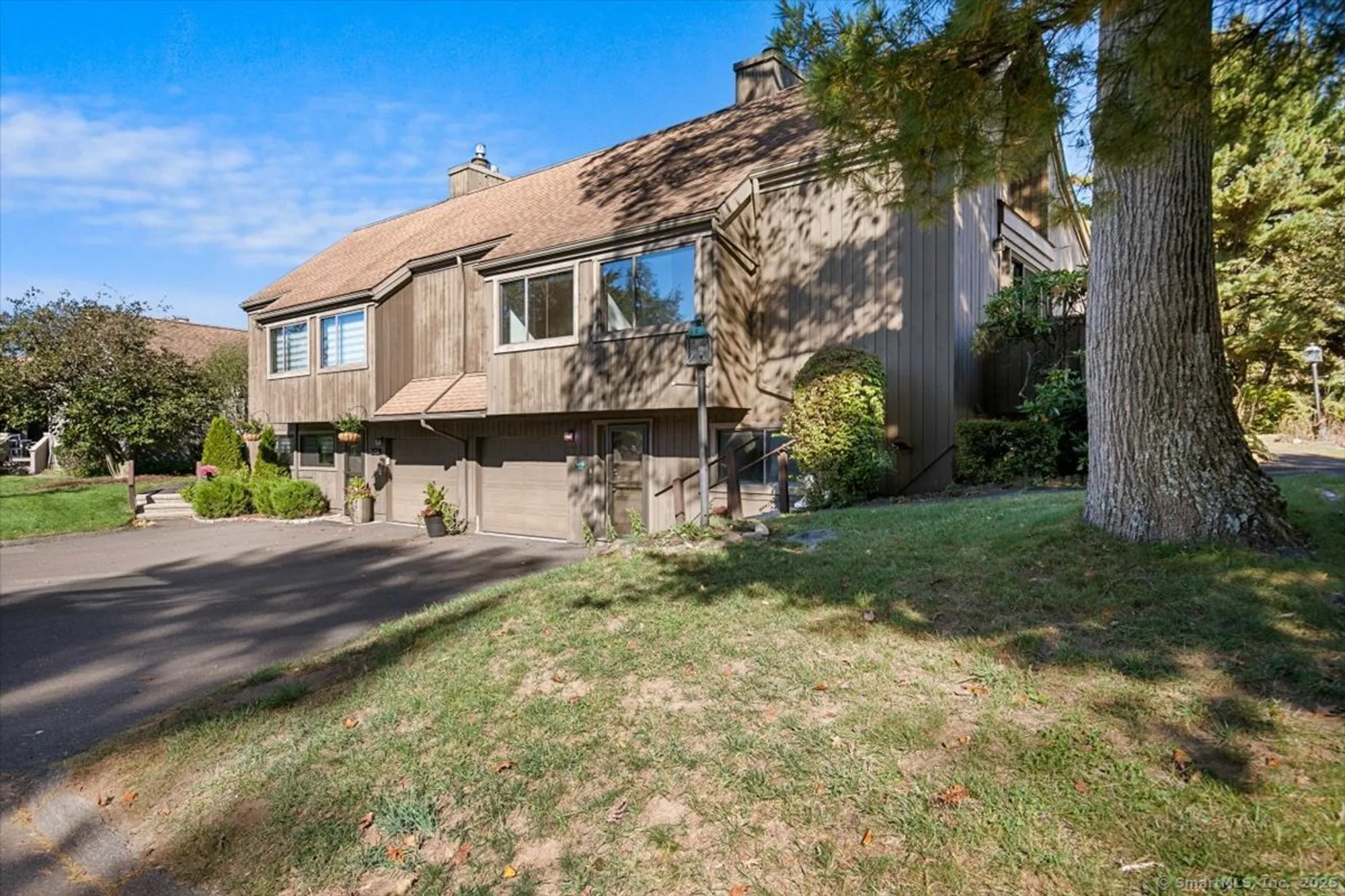 Property Slideshow image 27 of 35 | 543 north trl b, Stratford, CT, 06614