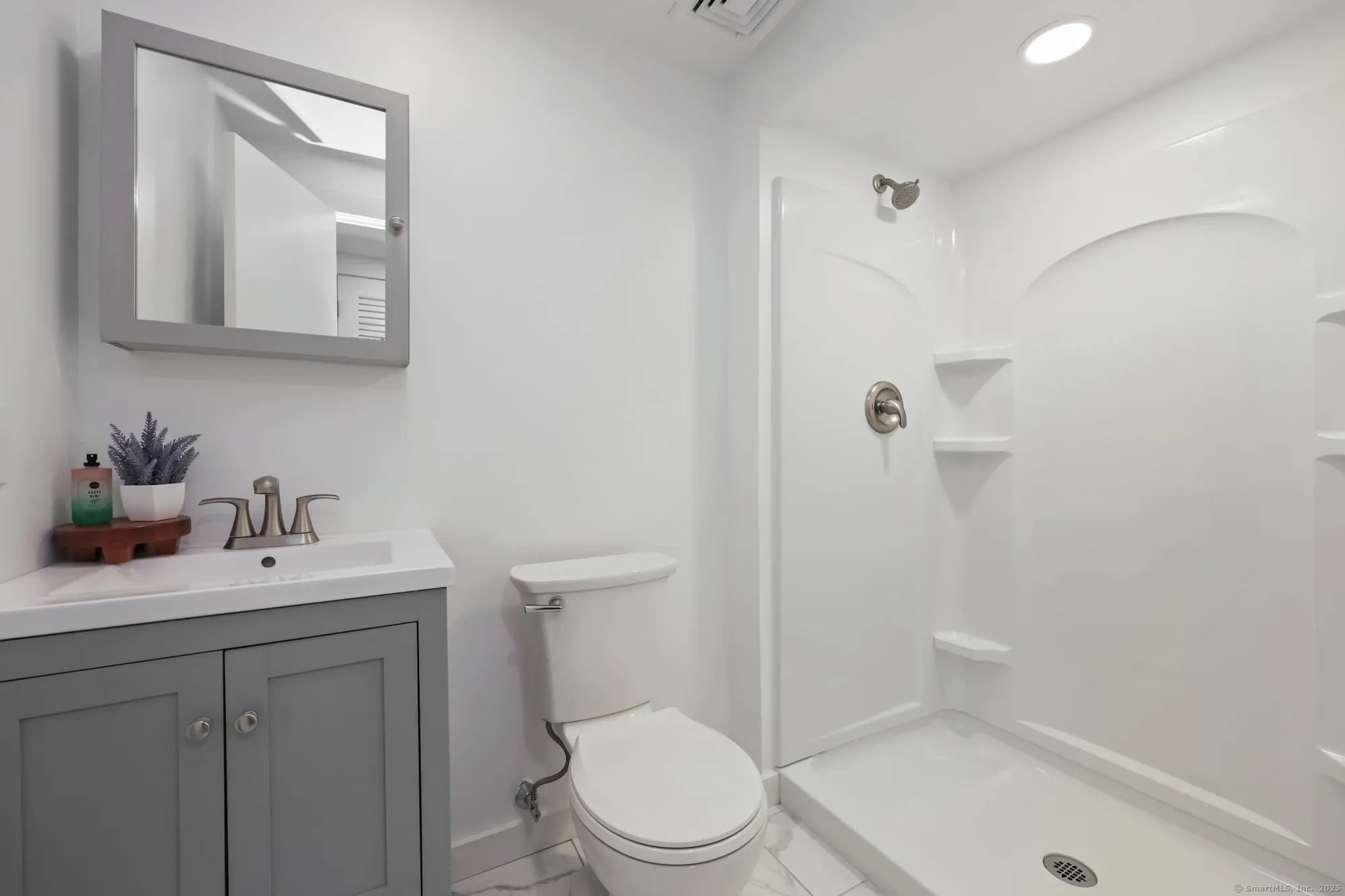 Property Slideshow image 17 of 36 | 488 commanche ln a, Stratford, CT, 06614