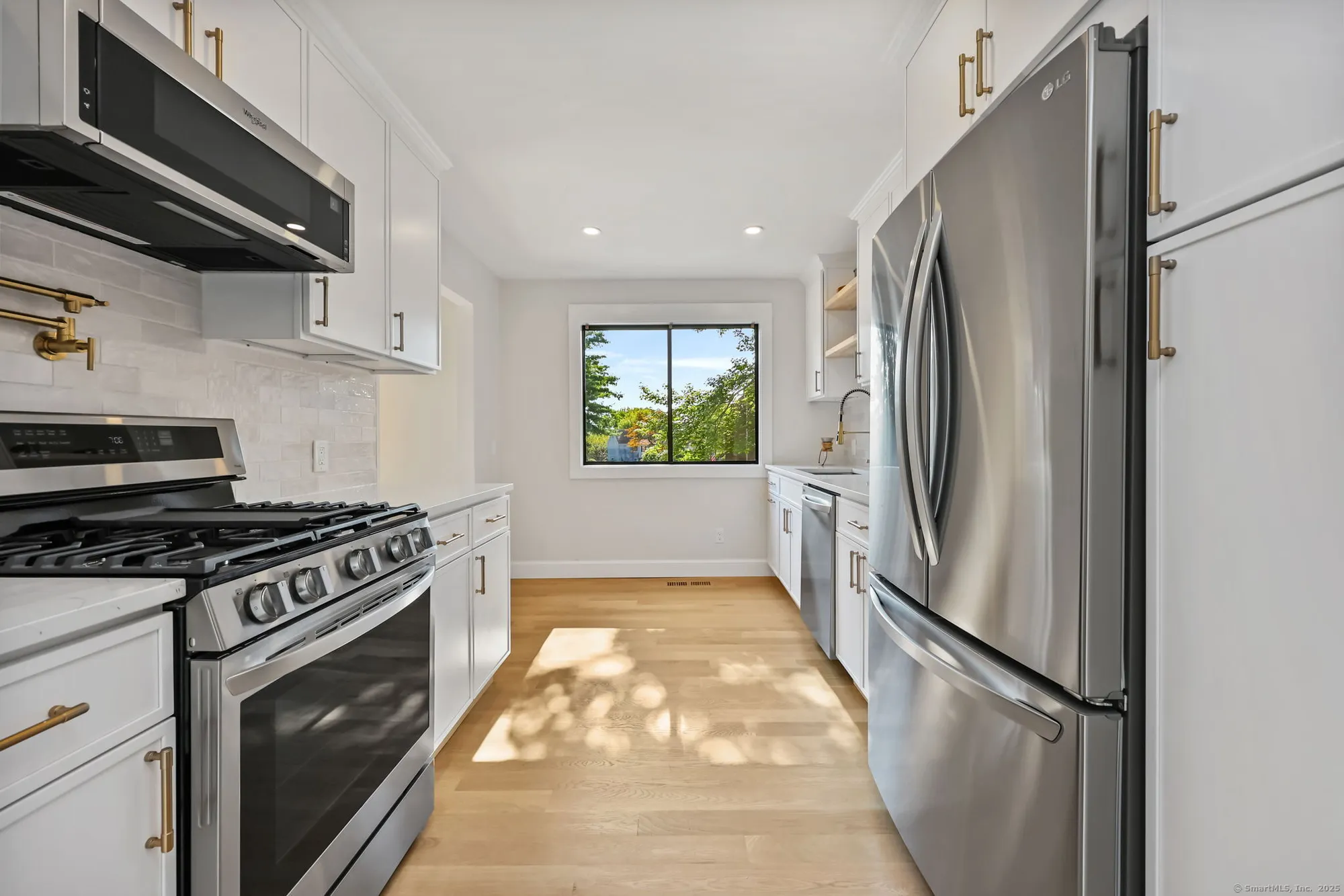 Property Slideshow image 10 of 36 | 488 commanche ln a, Stratford, CT, 06614