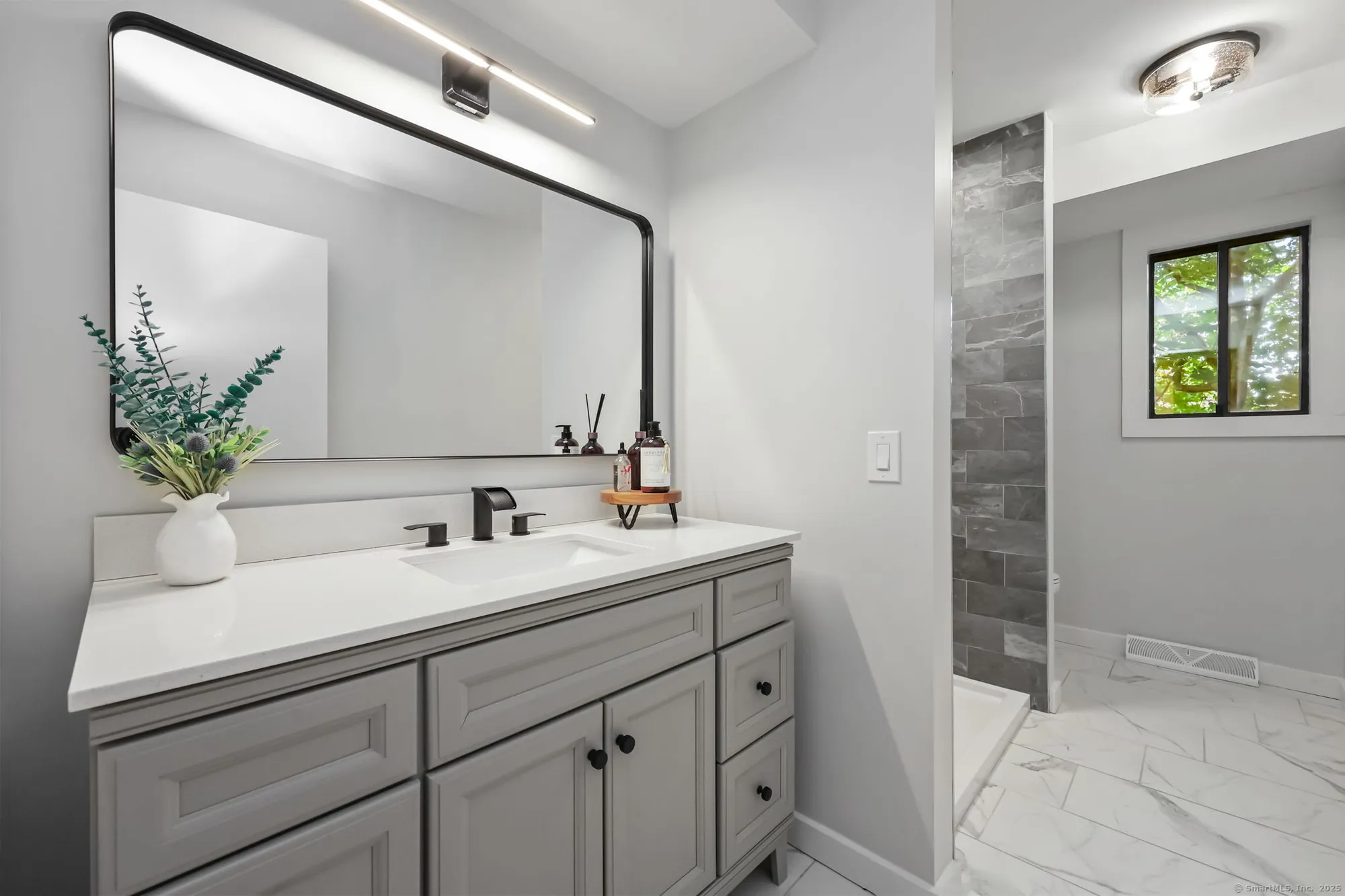 Property Slideshow image 14 of 36 | 488 commanche ln a, Stratford, CT, 06614