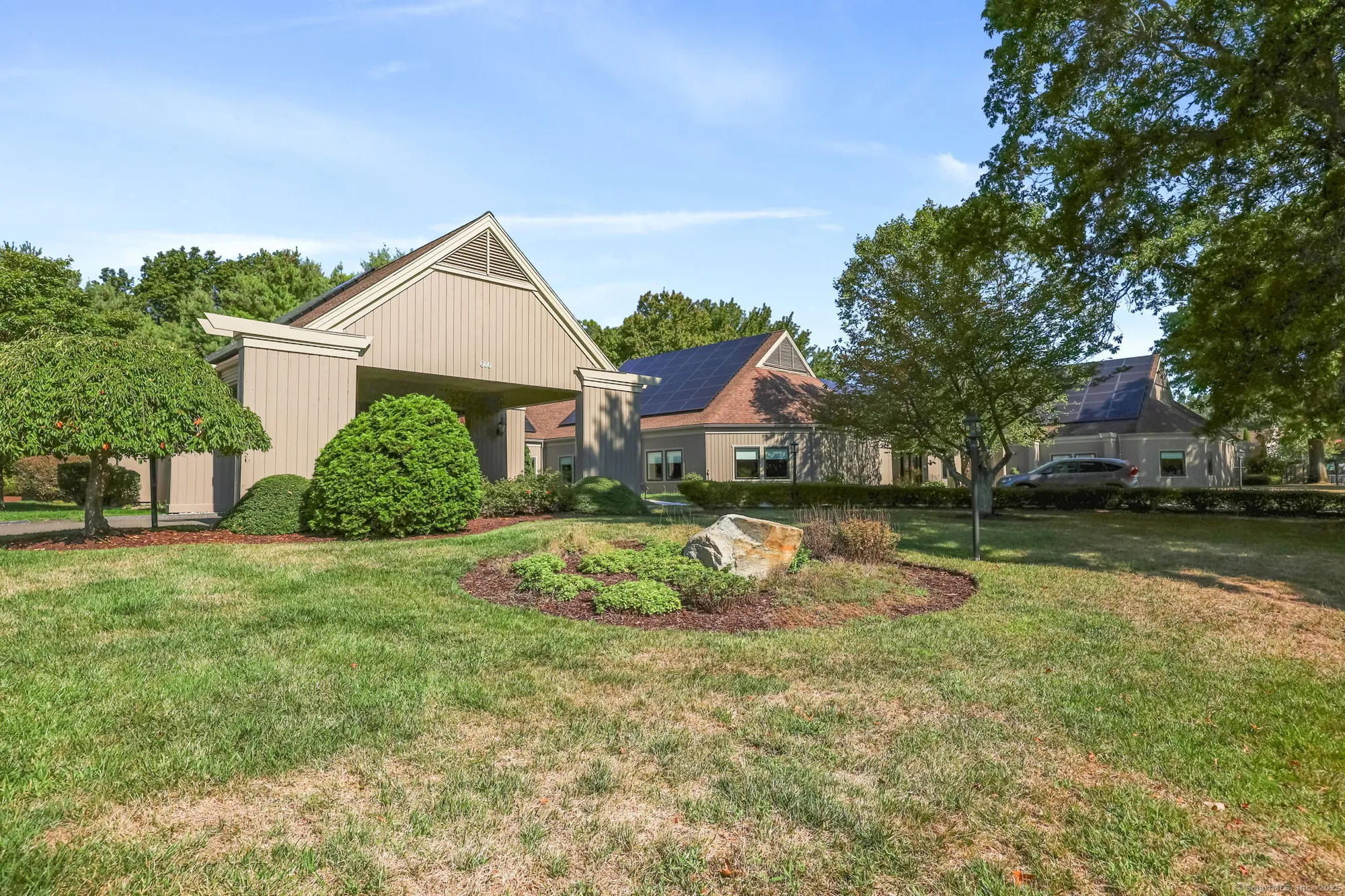 Property Slideshow image 34 of 36 | 488 commanche ln a, Stratford, CT, 06614