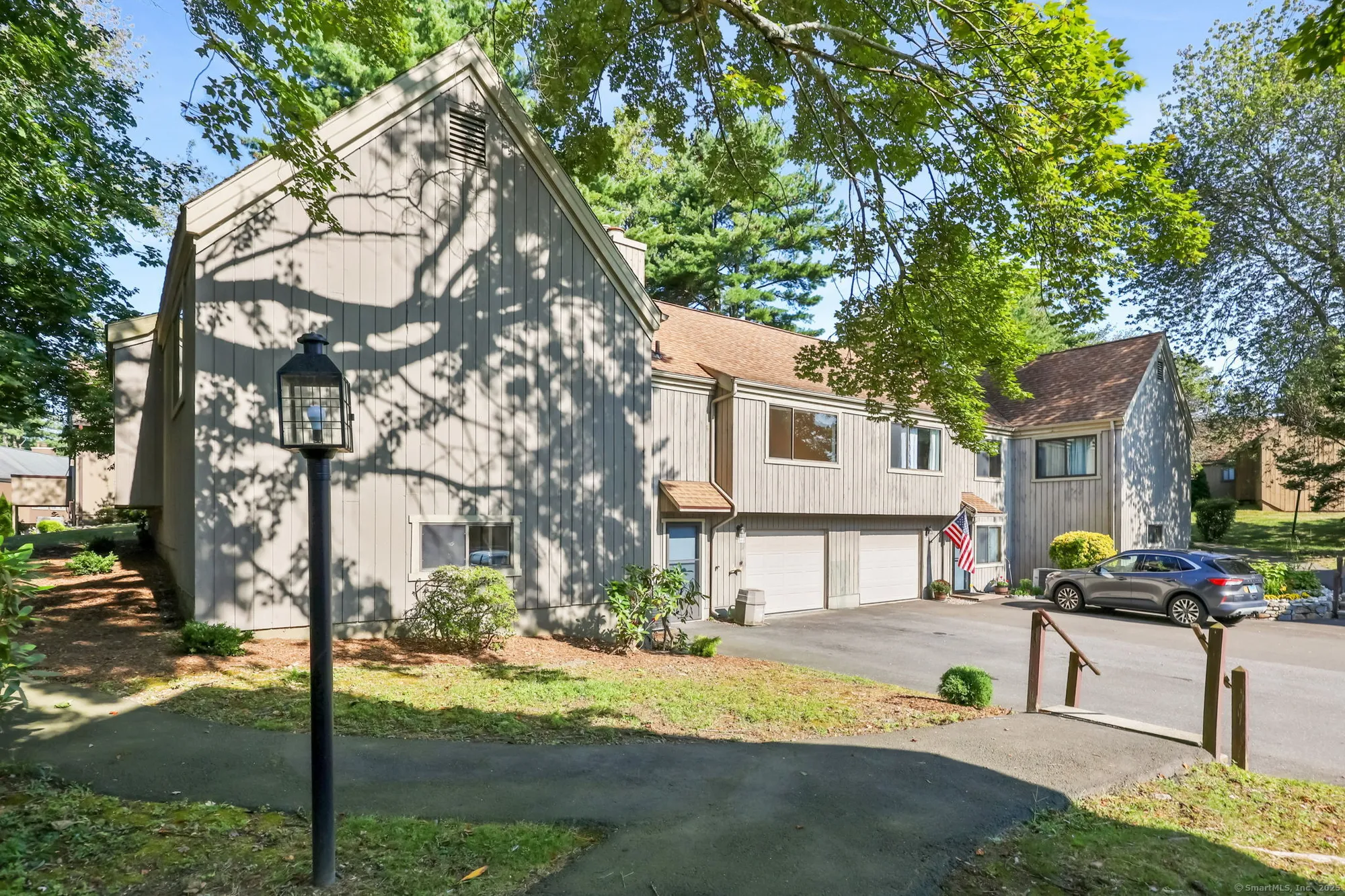 Property Slideshow image 1 of 36 | 488 commanche ln a, Stratford, CT, 06614