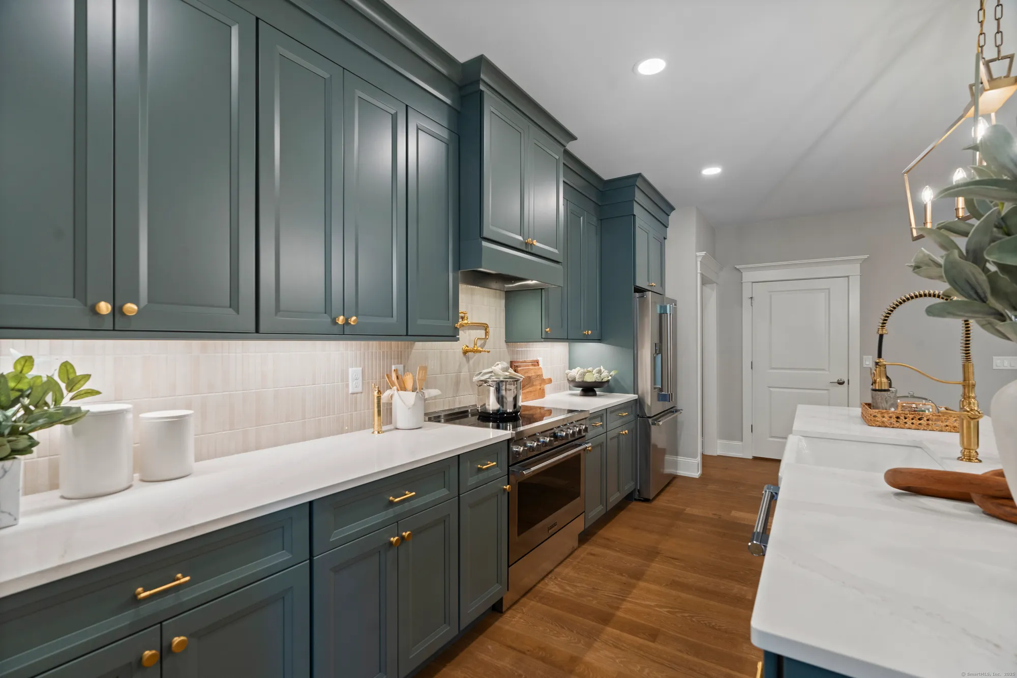 Property Slideshow image 8 of 39 | 1113 st andrews dr 17, Oxford, CT, 06478