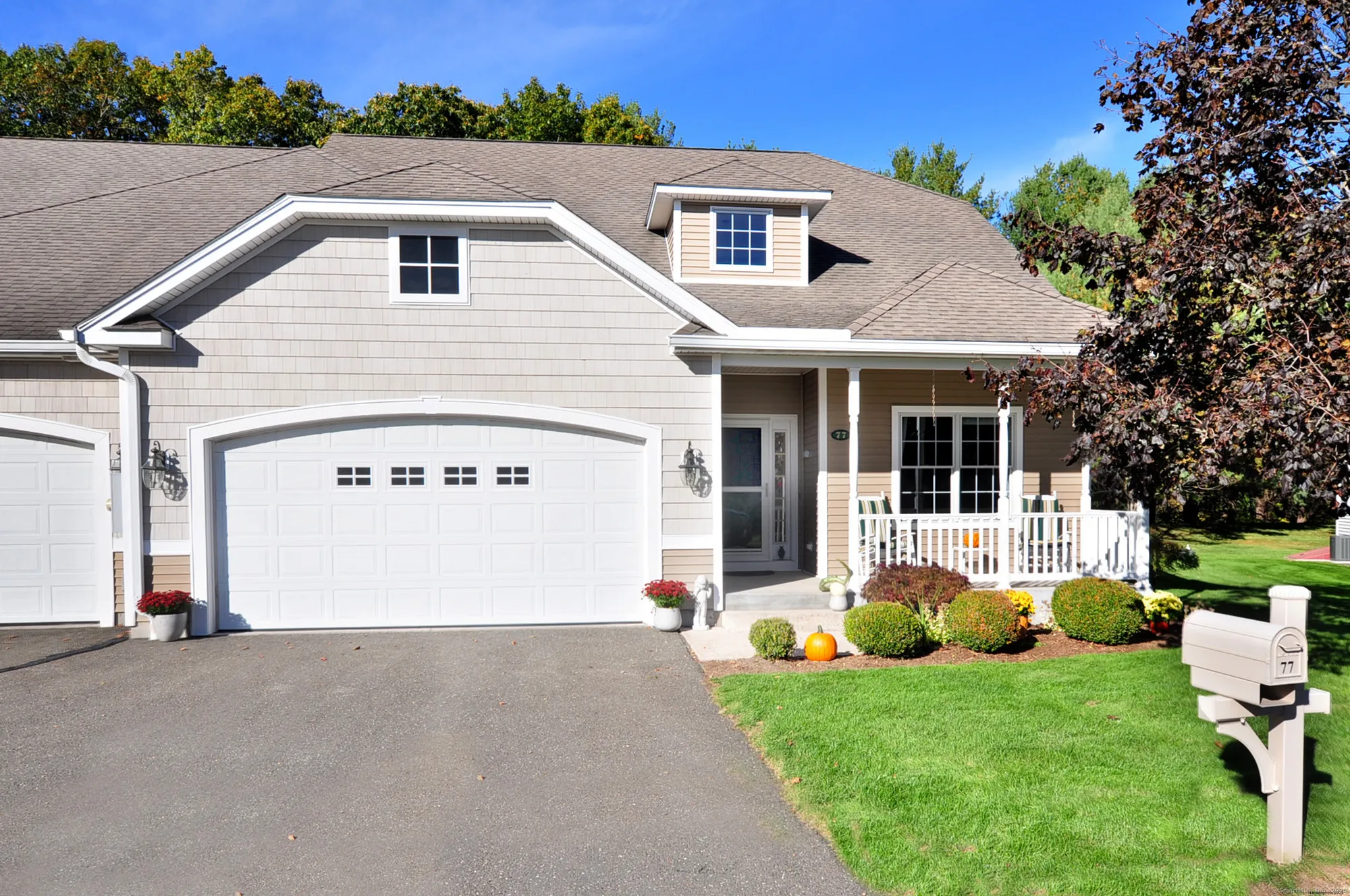 Property Slideshow image 1 of 39 | 77 hunt glen dr # 77, Granby, CT, 06035