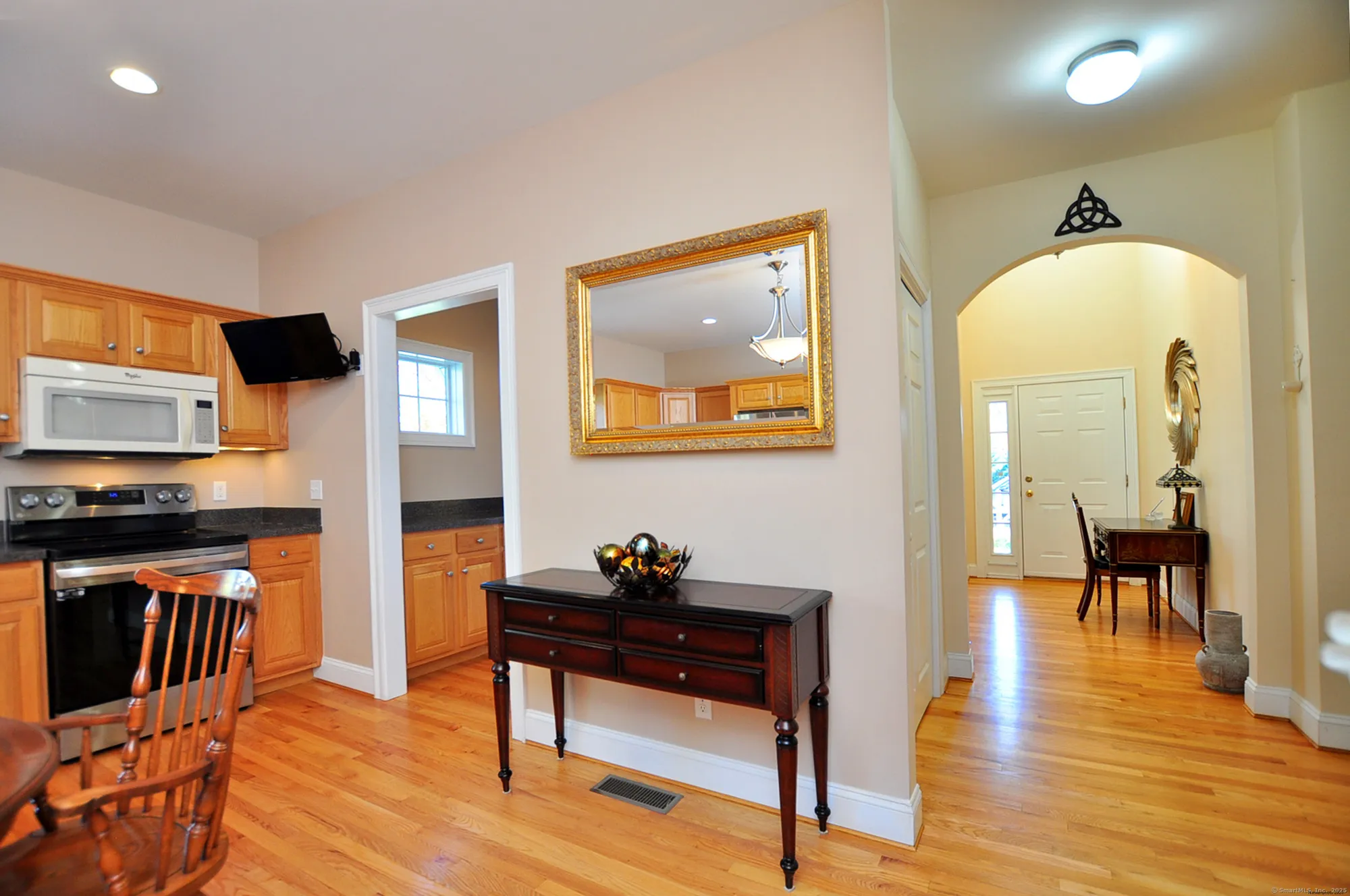 Property Slideshow image 10 of 39 | 77 hunt glen dr # 77, Granby, CT, 06035