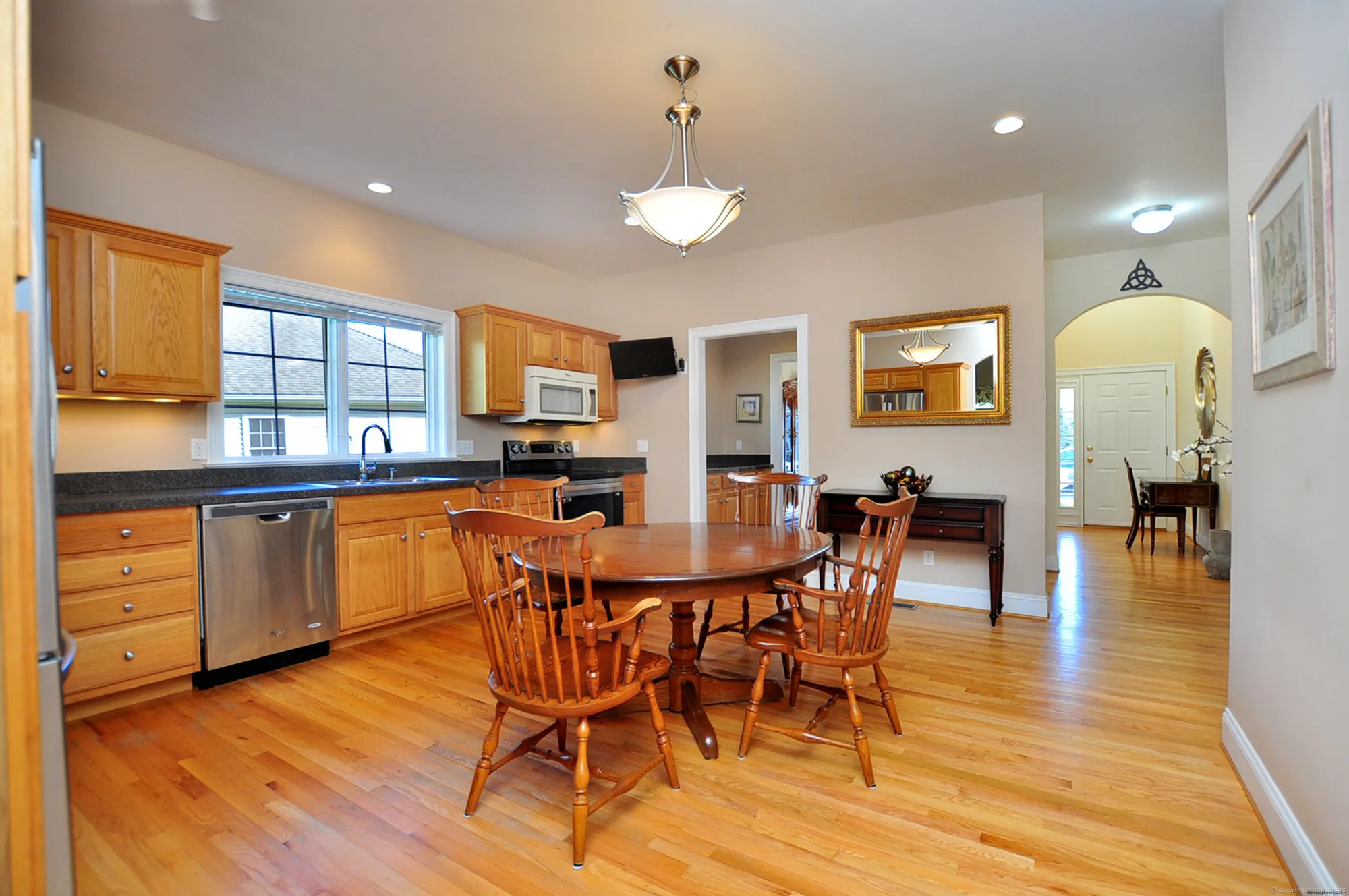 Property Slideshow image 11 of 39 | 77 hunt glen dr # 77, Granby, CT, 06035