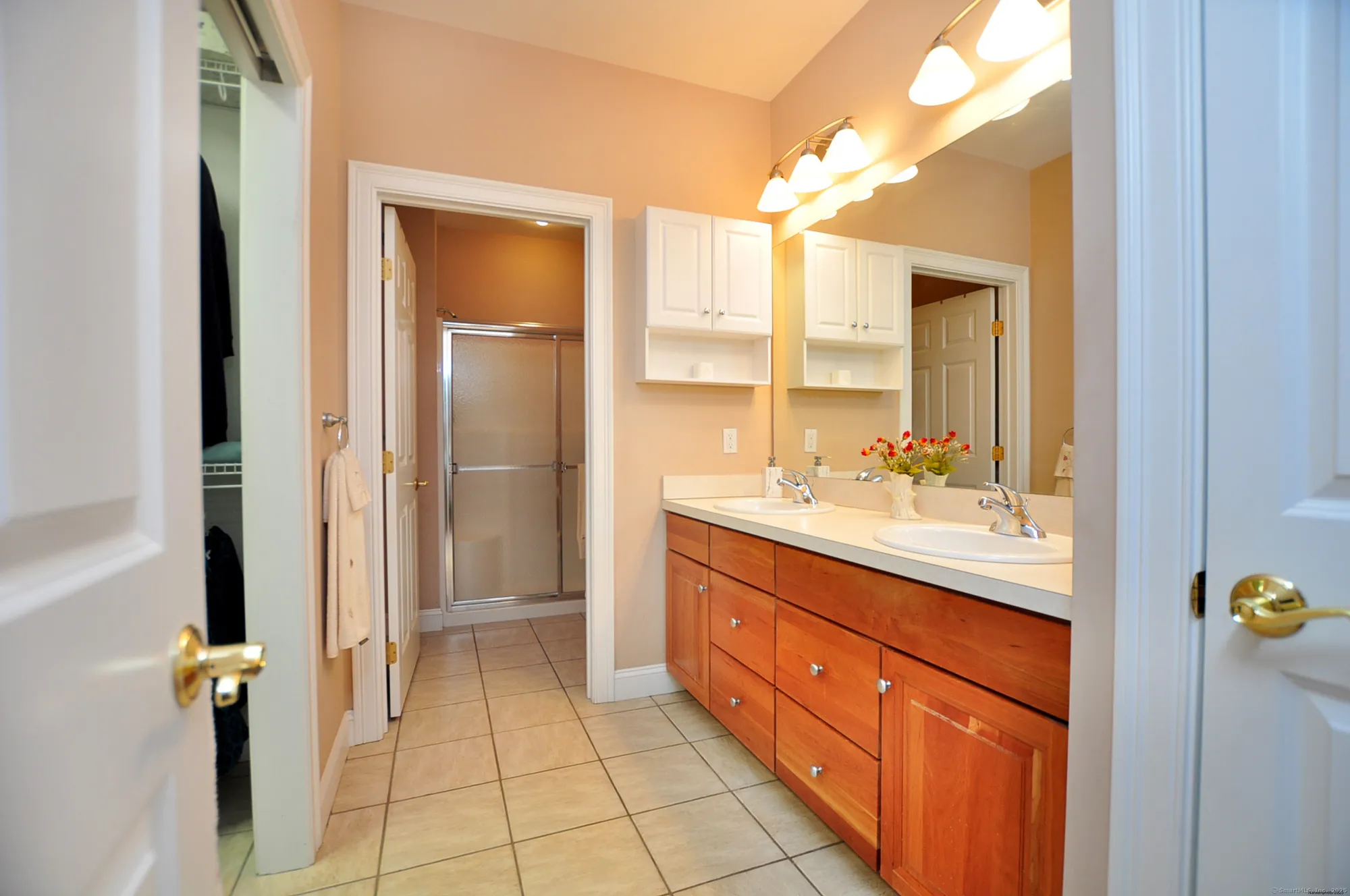 Property Slideshow image 22 of 39 | 77 hunt glen dr # 77, Granby, CT, 06035