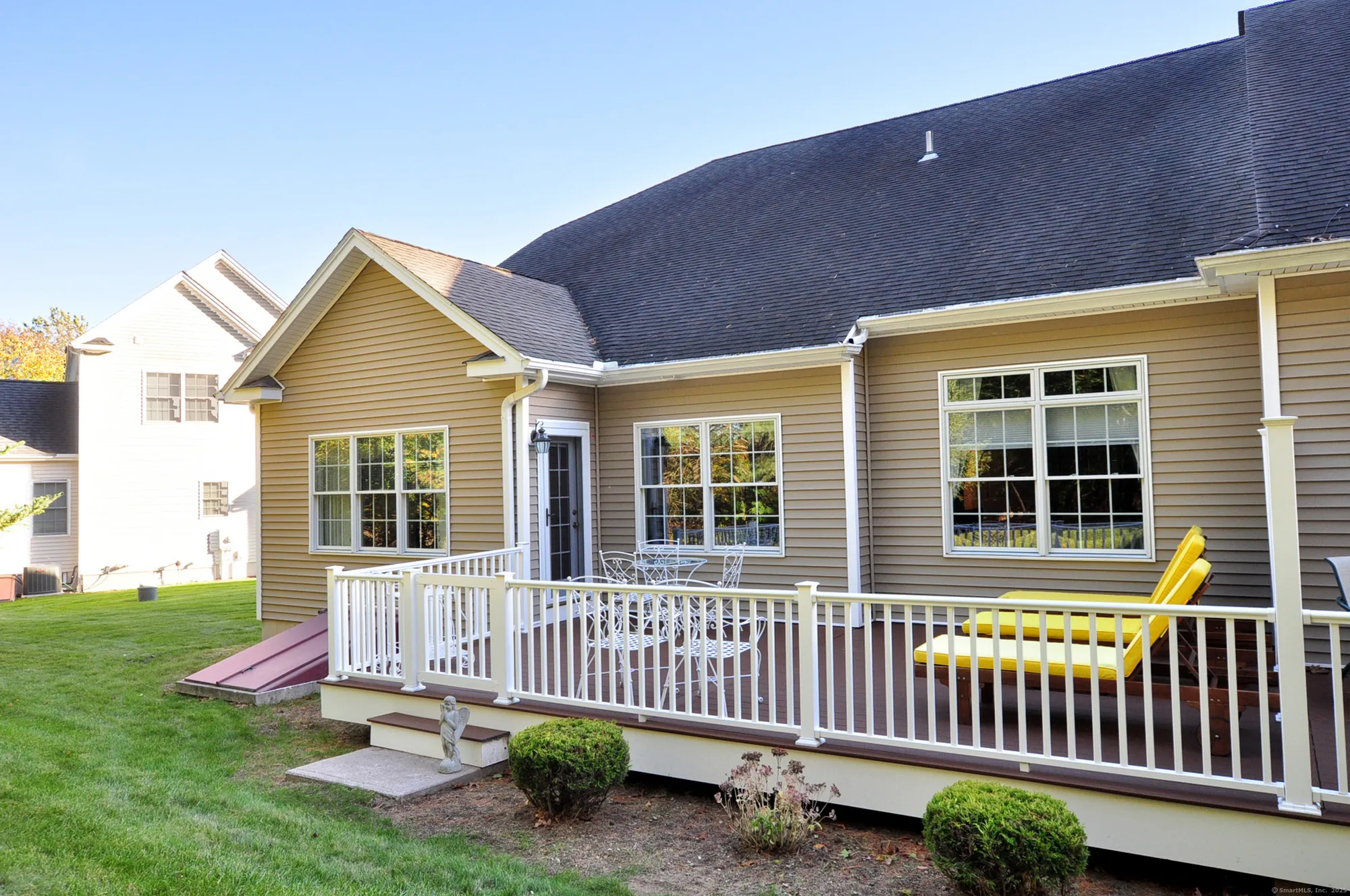Property Slideshow image 35 of 39 | 77 hunt glen dr # 77, Granby, CT, 06035