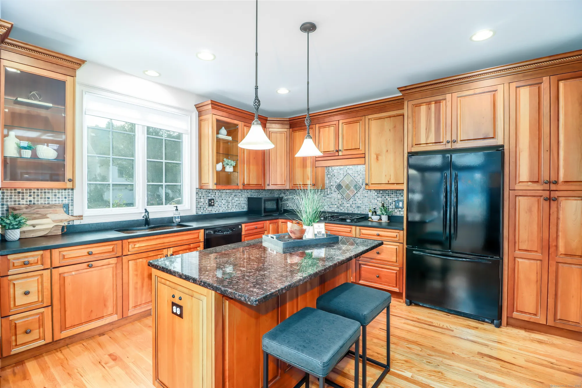 Property Slideshow image 11 of 35 | 21 great heron ln # 21, Brookfield, CT, 06804